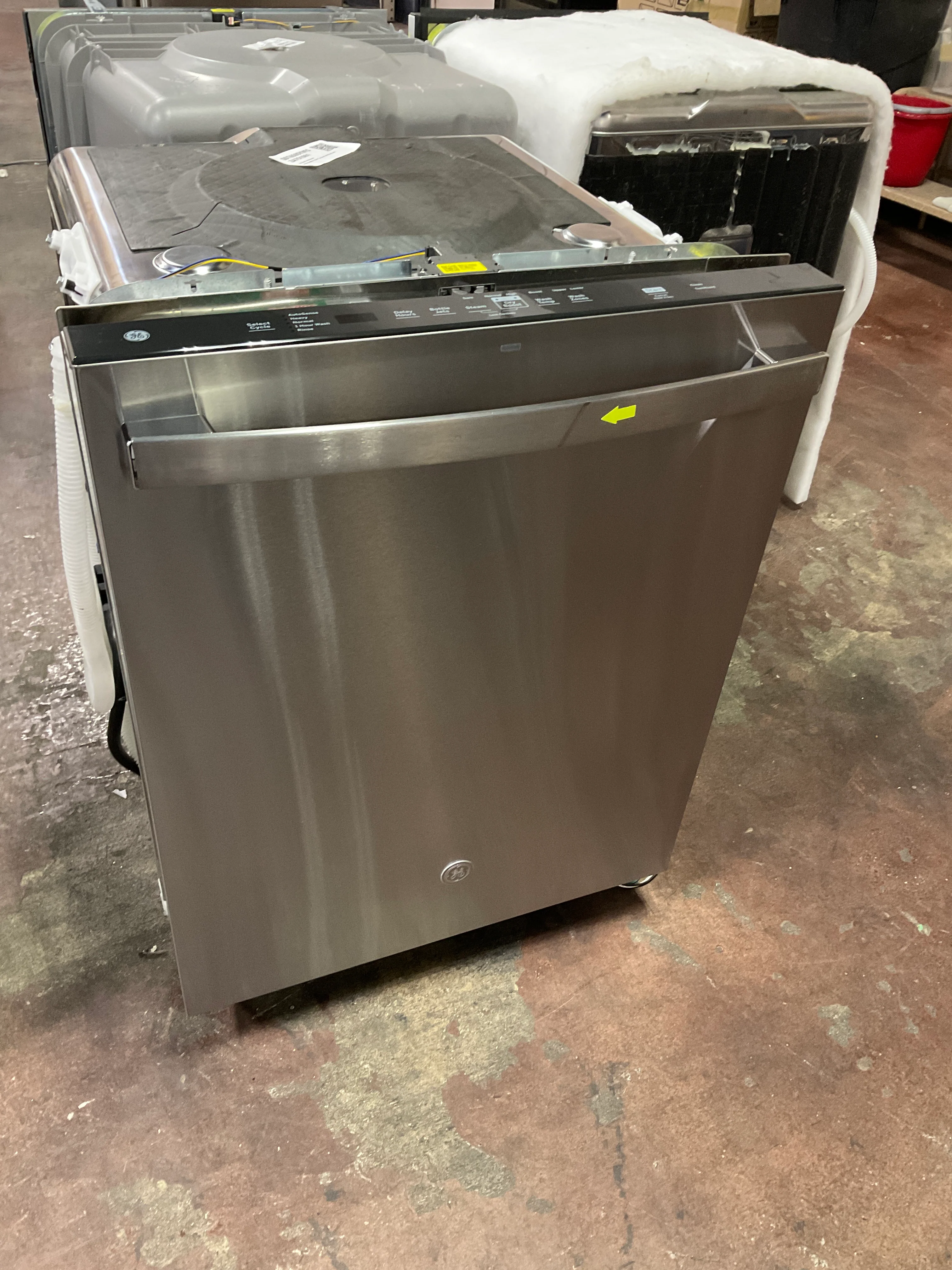 GE GE® ENERGY STAR® Top Control with Plastic Interior Dishwasher with Sanitize Cycle & Dry Boost - Image 13