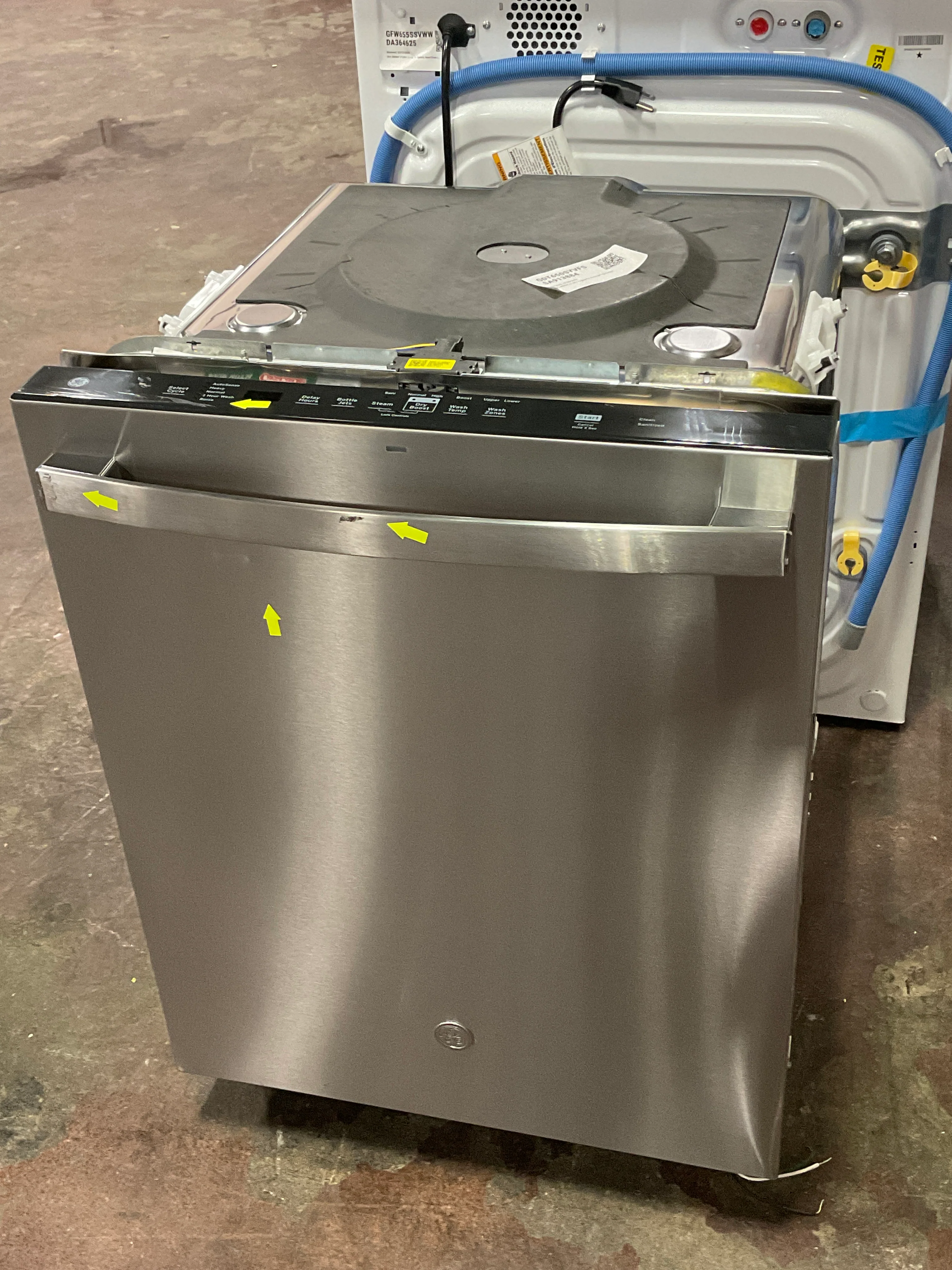 GE GE® ENERGY STAR® Top Control with Plastic Interior Dishwasher with Sanitize Cycle & Dry Boost - Image 7