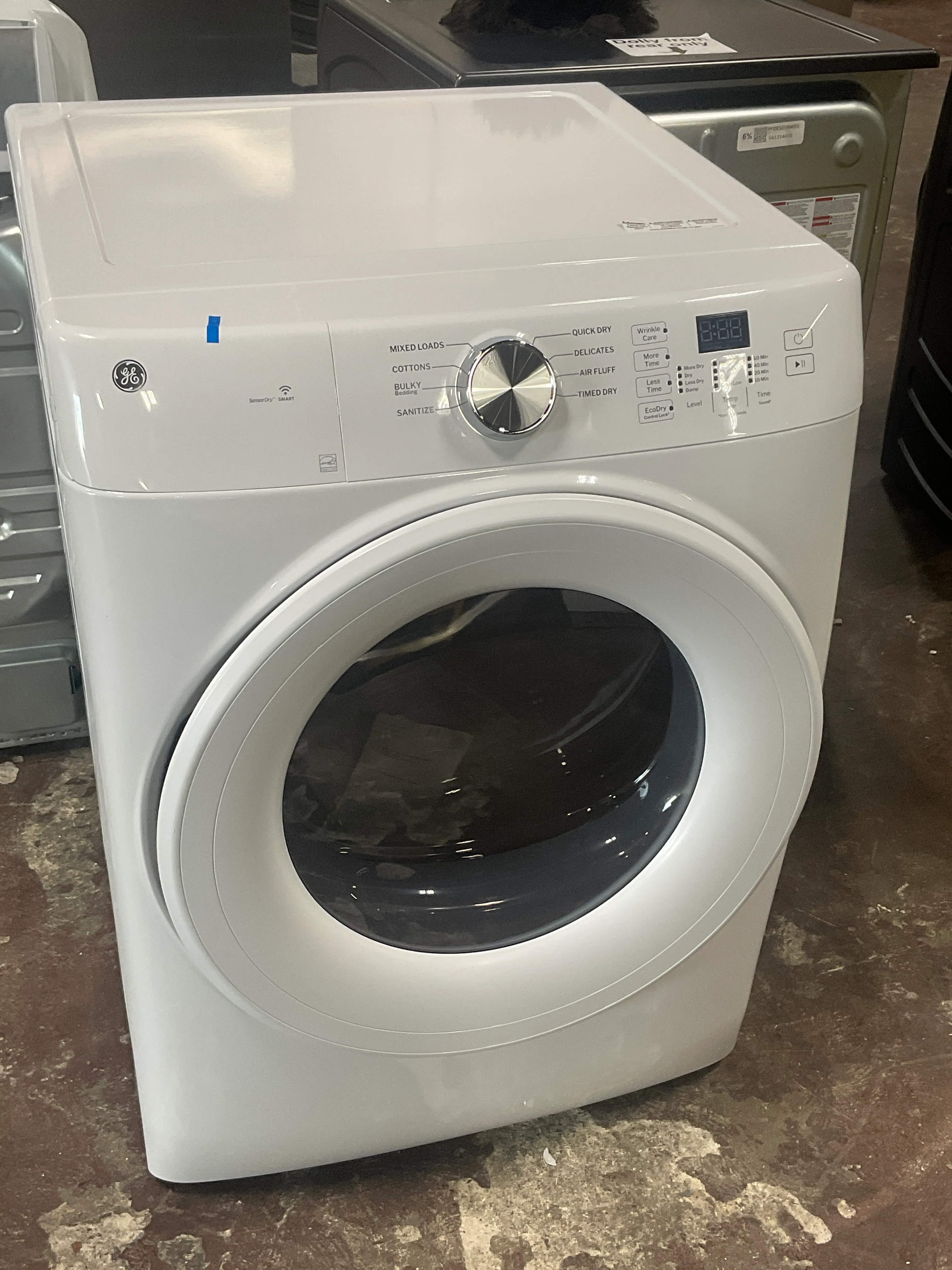 GE® ENERGY STAR® 7.8 cu. ft. Capacity Smart Front Load Electric Dryer - Image 7