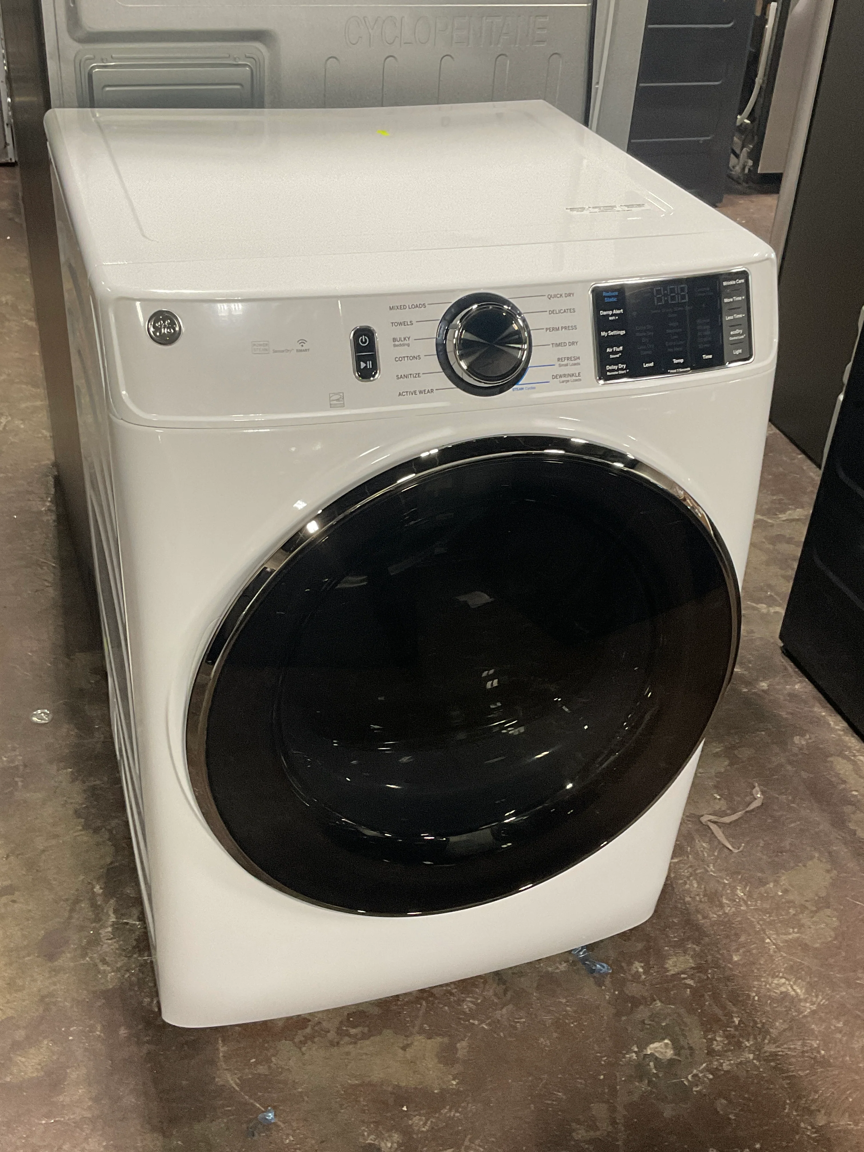 GE® ENERGY STAR® 7.8 cu. ft. Capacity Smart Front Load Gas Dryer with Steam and Sanitize Cycle - Image 6
