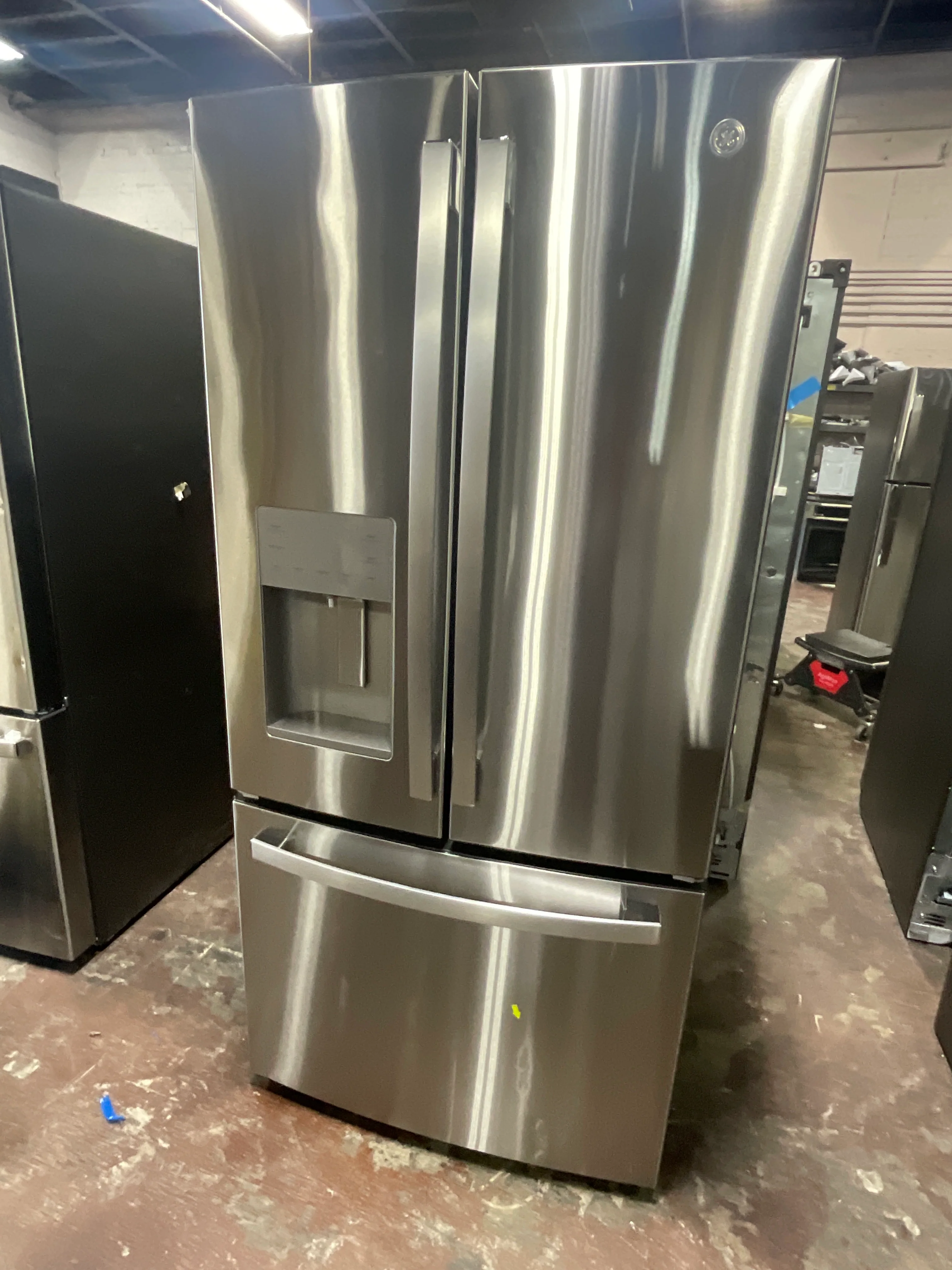GE® ENERGY STAR® 23.6 Cu. Ft. French-Door Refrigerator - Image 9