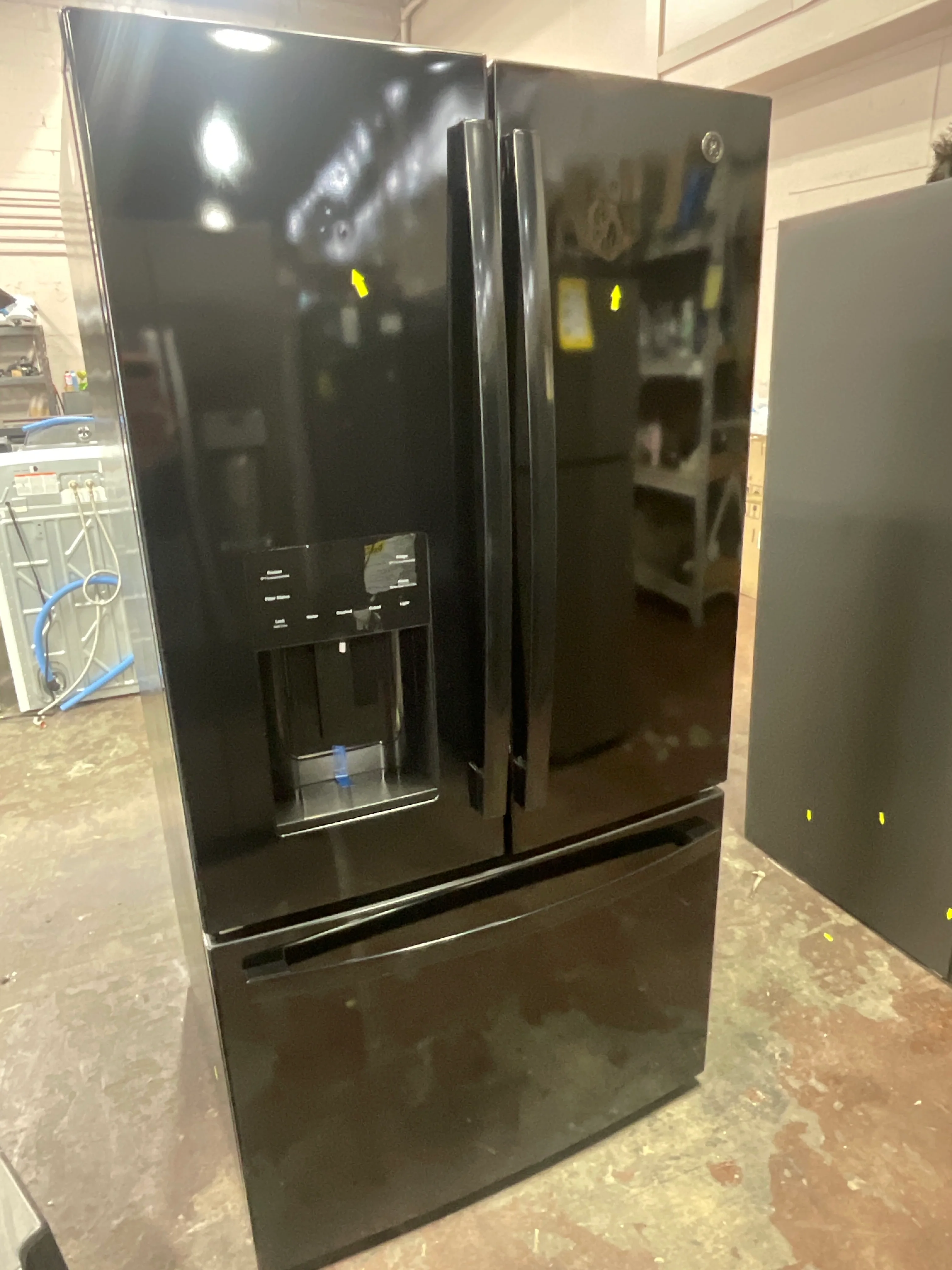 GE® ENERGY STAR® 25.7 Cu. Ft. French-Door Refrigerator - Image 6