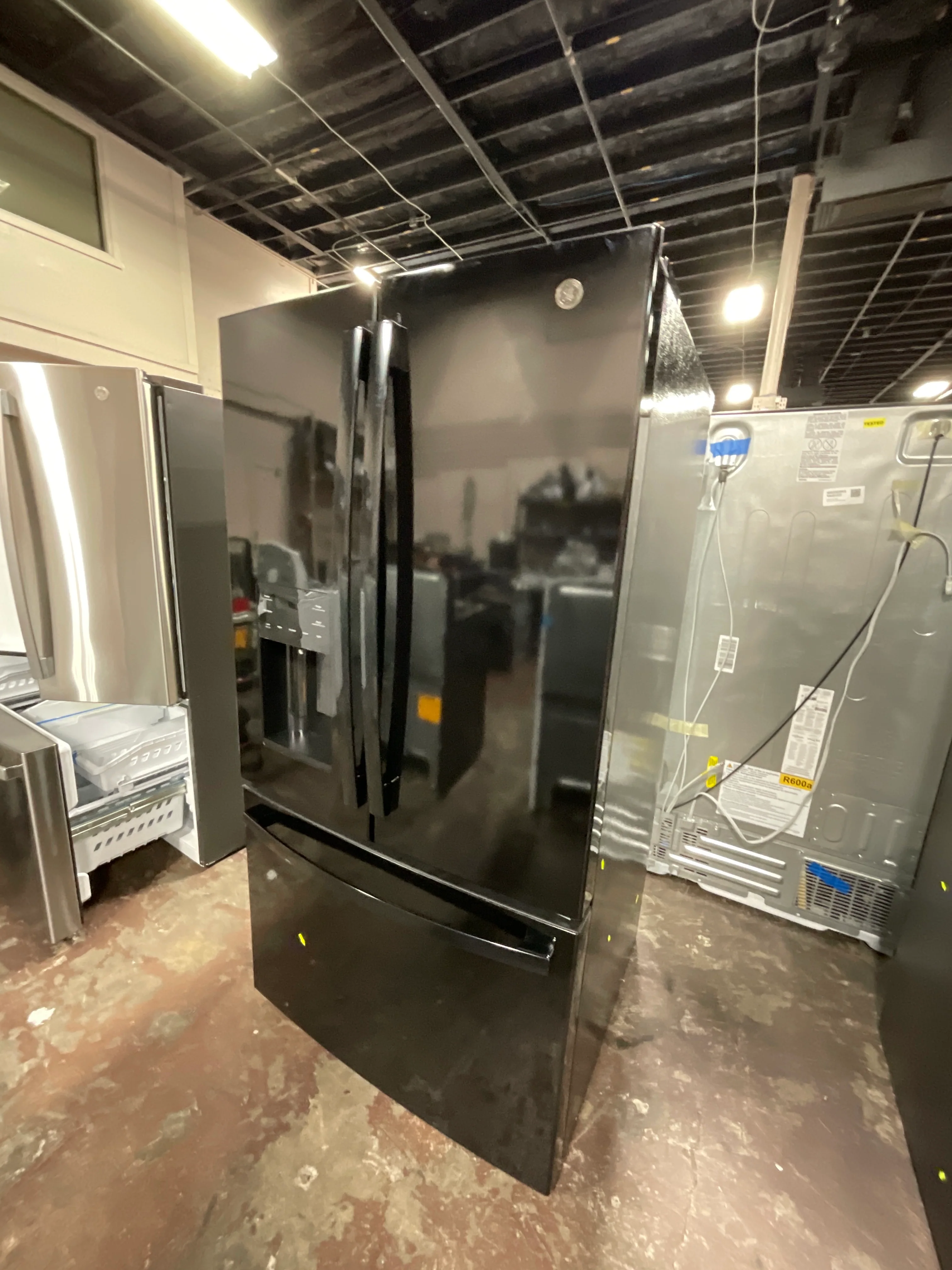 GE® ENERGY STAR® 25.7 Cu. Ft. French-Door Refrigerator - Image 8