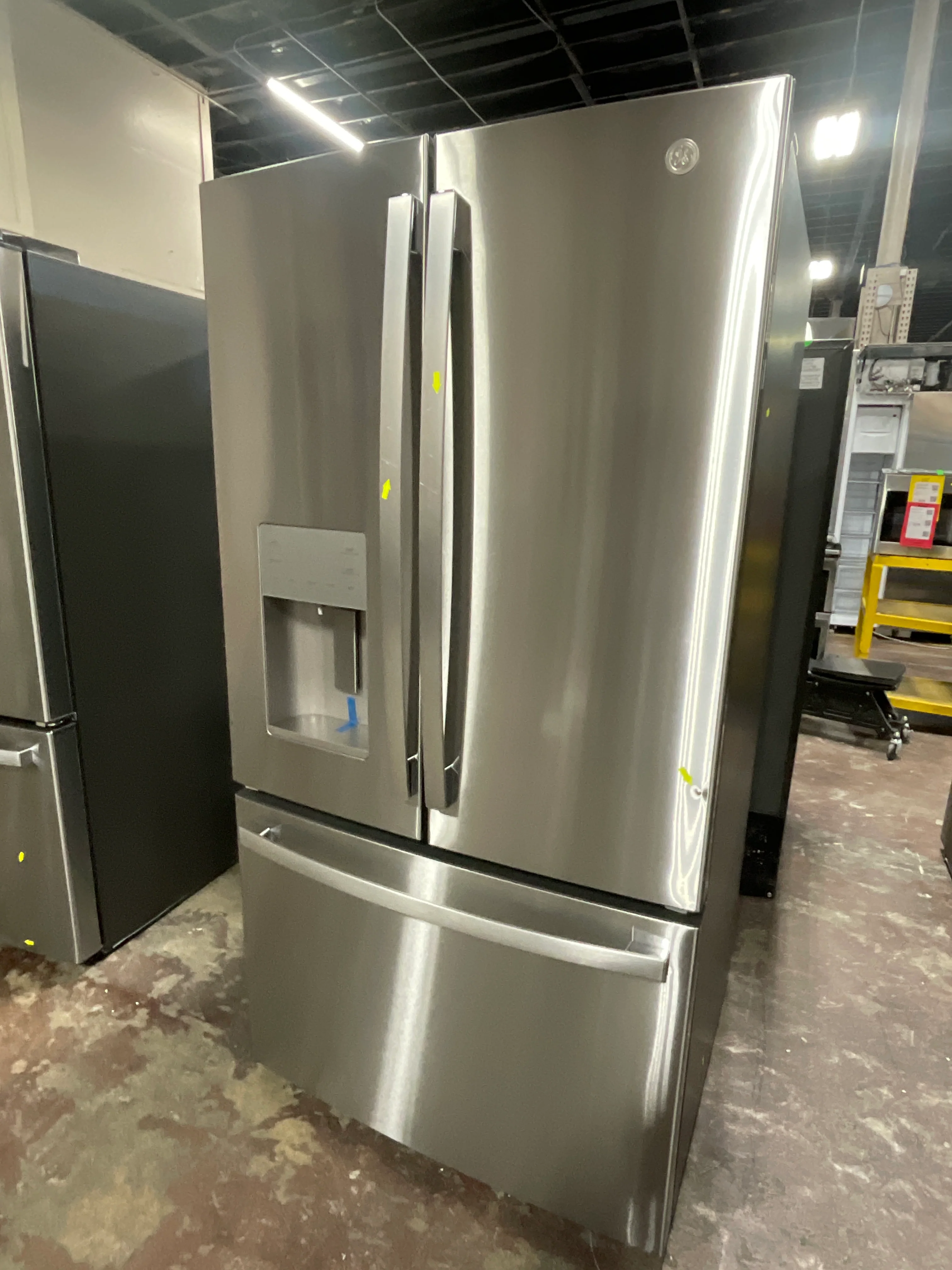GE ENERGY STAR 25.7 Cu. Ft. Fingerprint Resistant French-Door Refrigerator - Image 14