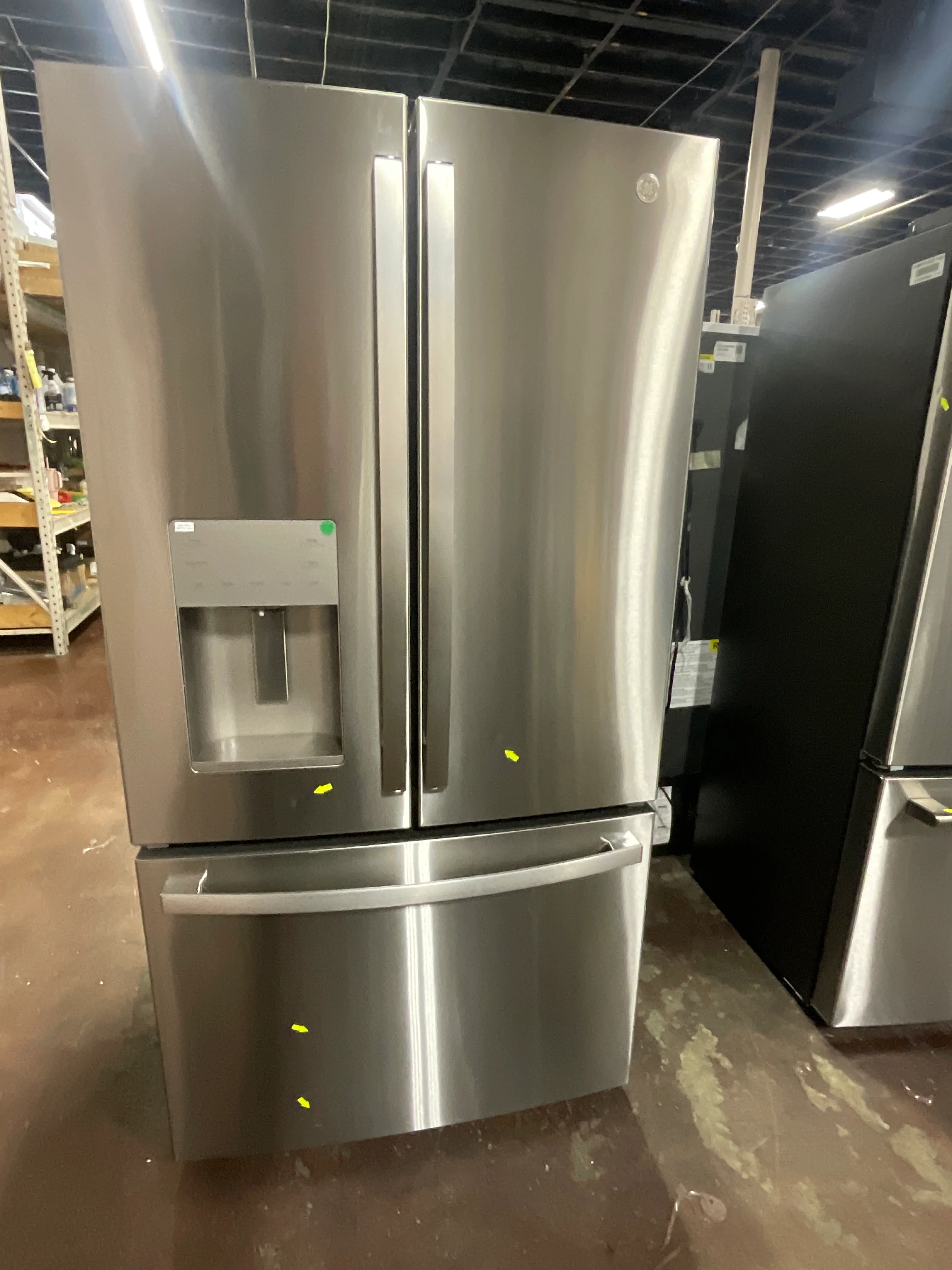 GE ENERGY STAR 25.7 Cu. Ft. Fingerprint Resistant French-Door Refrigerator - Image 17