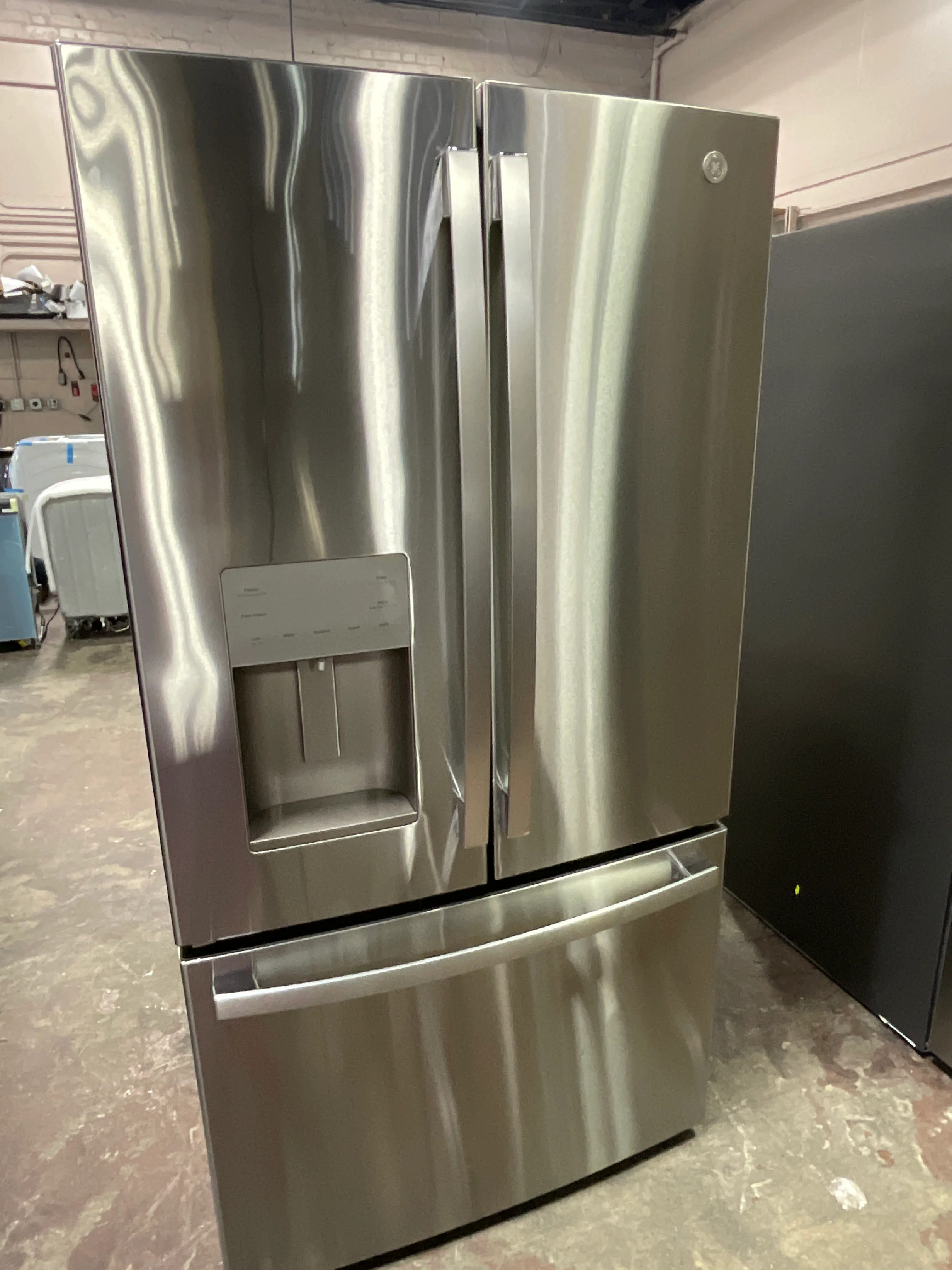 GE ENERGY STAR 25.7 Cu. Ft. Fingerprint Resistant French-Door Refrigerator - Image 20