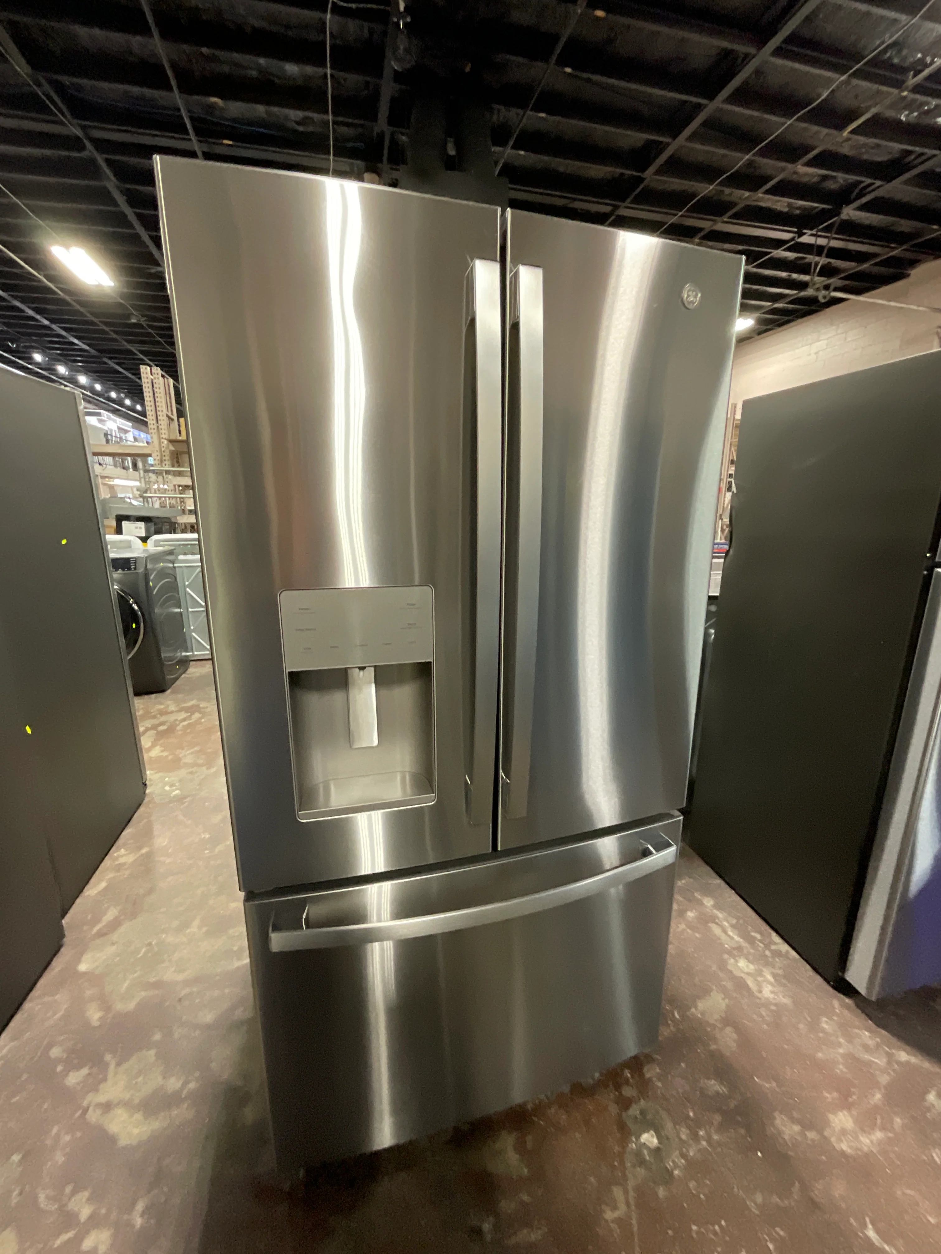 GE ENERGY STAR 25.7 Cu. Ft. Fingerprint Resistant French-Door Refrigerator - Image 25