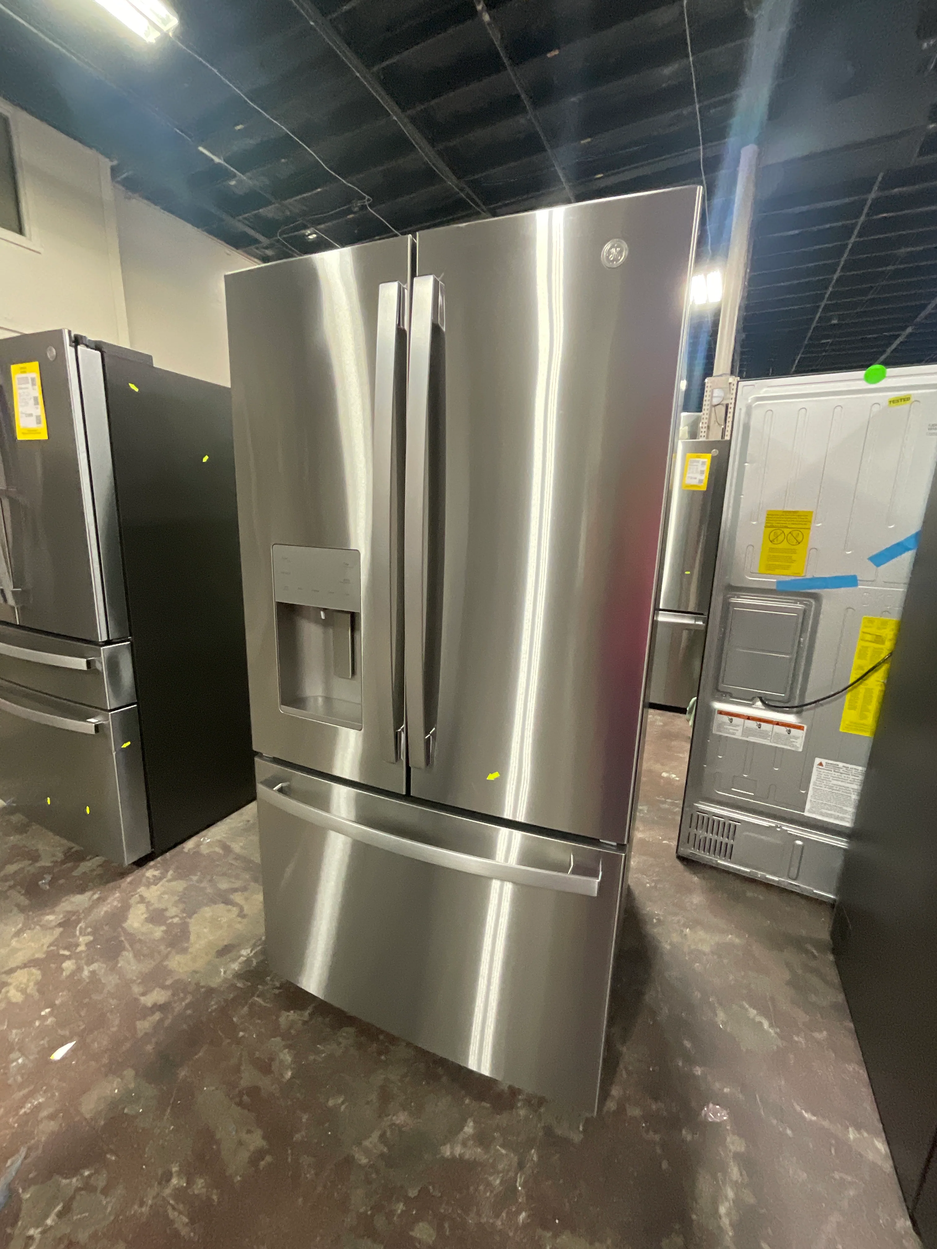 GE ENERGY STAR 25.7 Cu. Ft. Fingerprint Resistant French-Door Refrigerator - Image 27