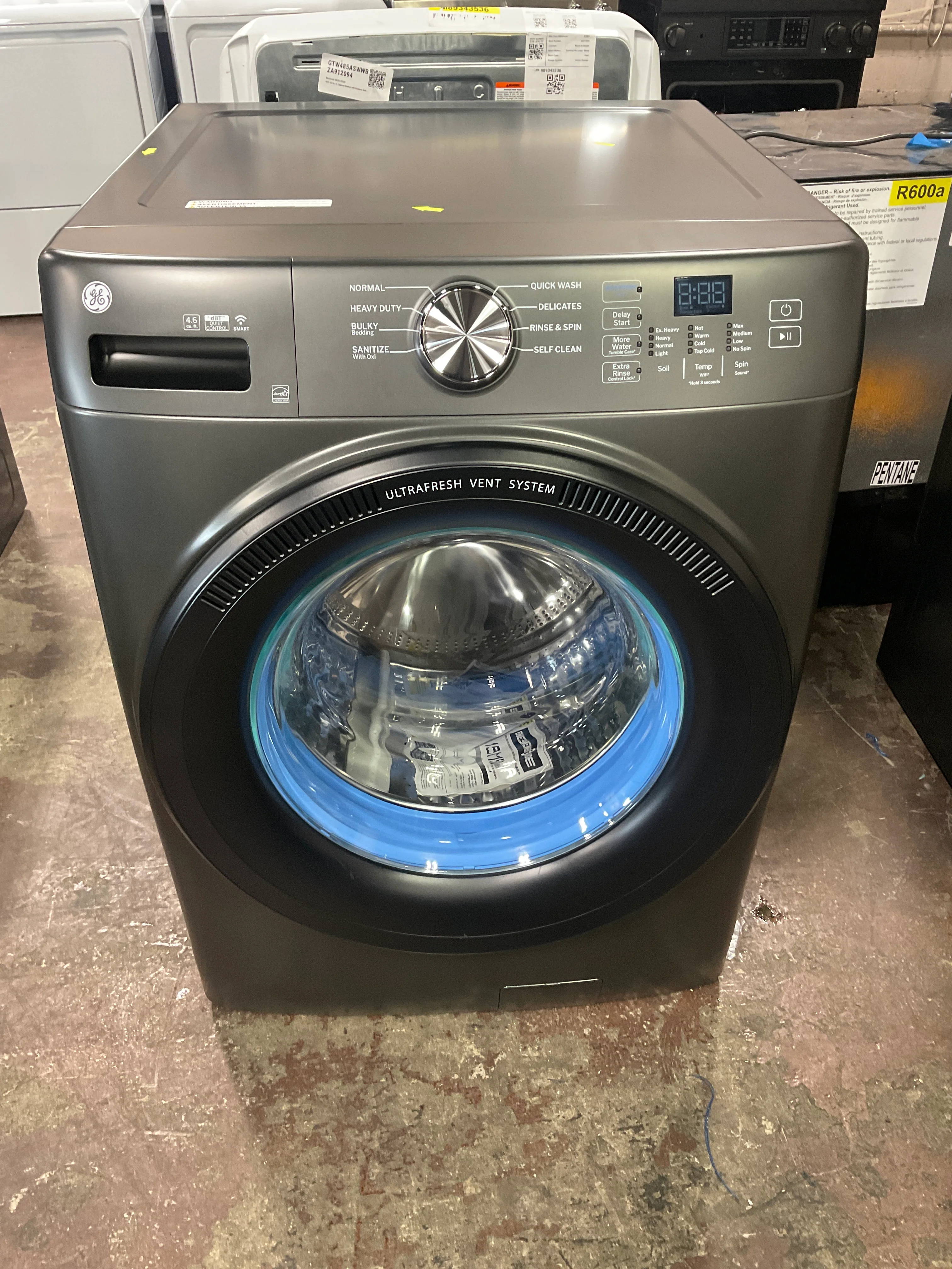 GE GE® ENERGY STAR® 4.6 cu. ft. Capacity Smart Front Load Washer with UltraFresh Vent System with OdorBlock™ - Image 9