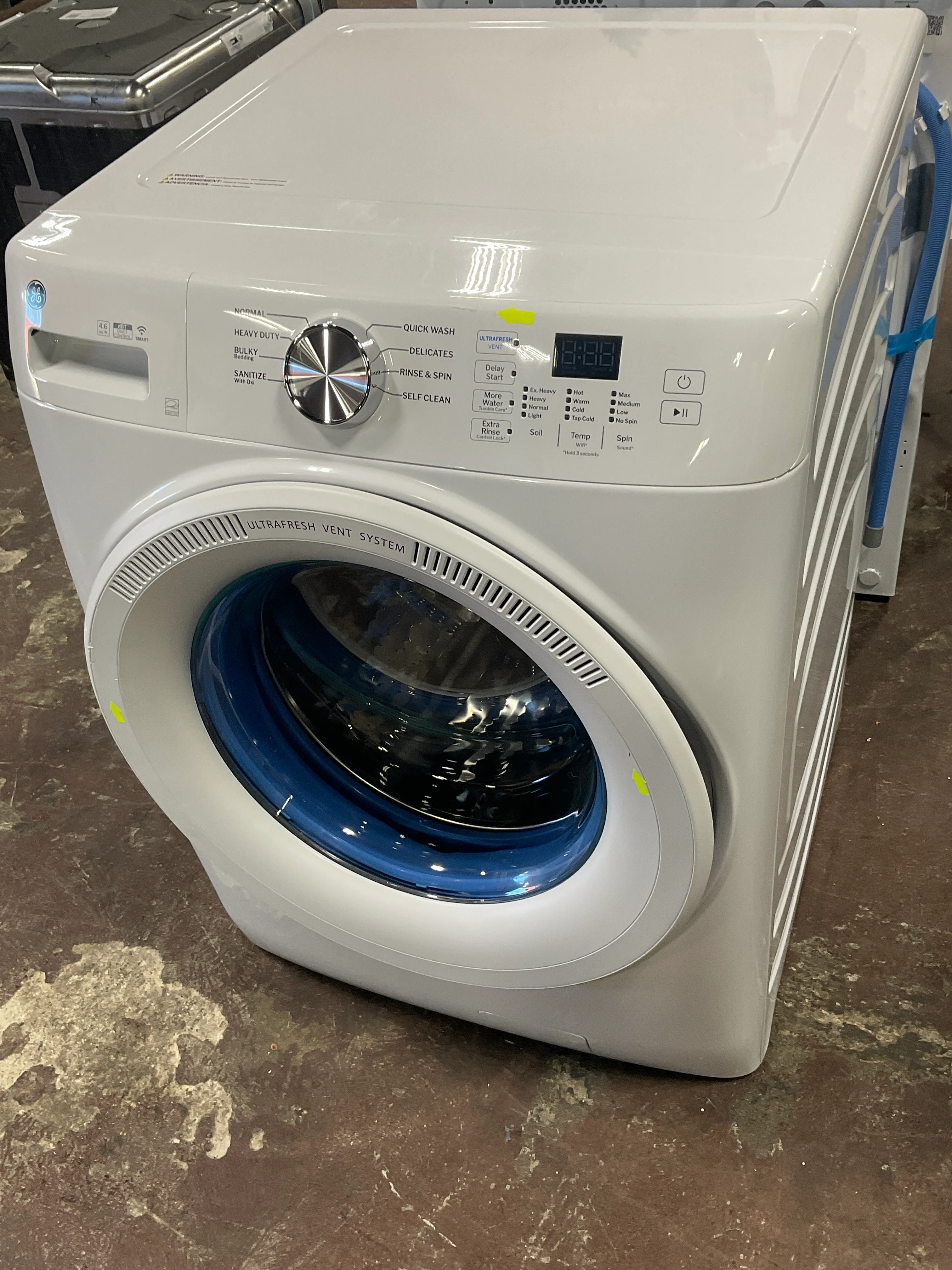 GE GE® ENERGY STAR® 4.6 cu. ft. Capacity Smart Front Load Washer with UltraFresh Vent System with OdorBlock™ - Image 7