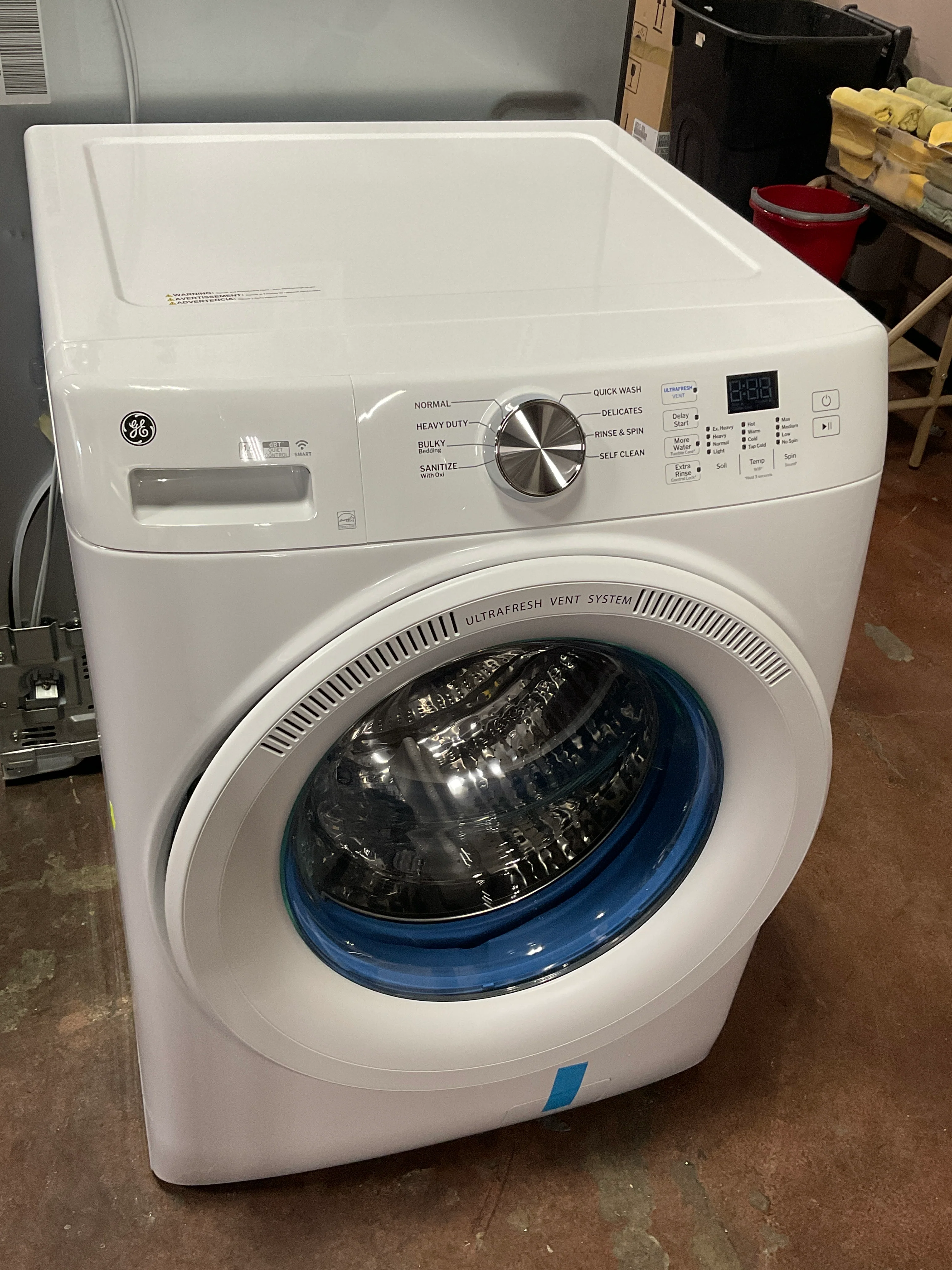 GE GE® ENERGY STAR® 4.6 cu. ft. Capacity Smart Front Load Washer with UltraFresh Vent System with OdorBlock™ - Image 9