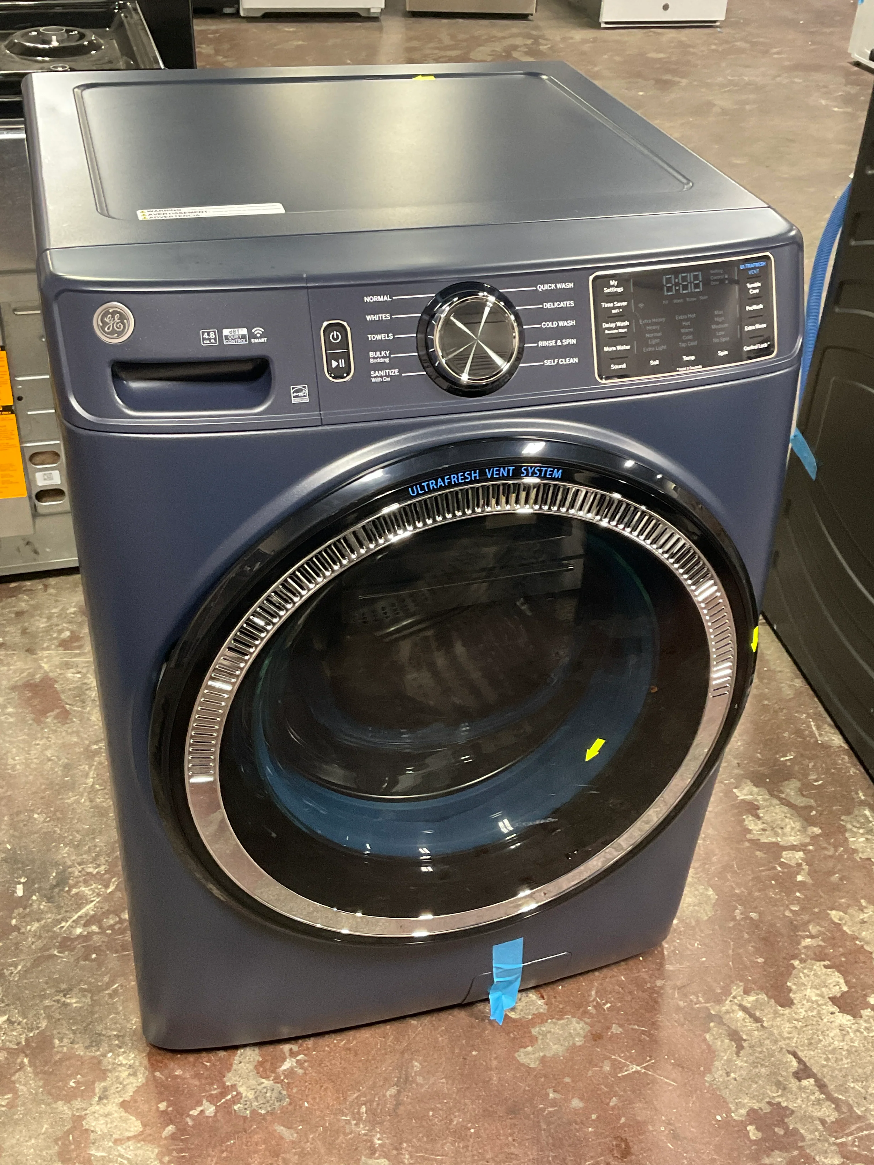 GE GE® ENERGY STAR® 4.8 cu. ft. Capacity Smart Front Load Washer with UltraFresh Vent System with OdorBlock™ and Sanitize w/Oxi - Image 6