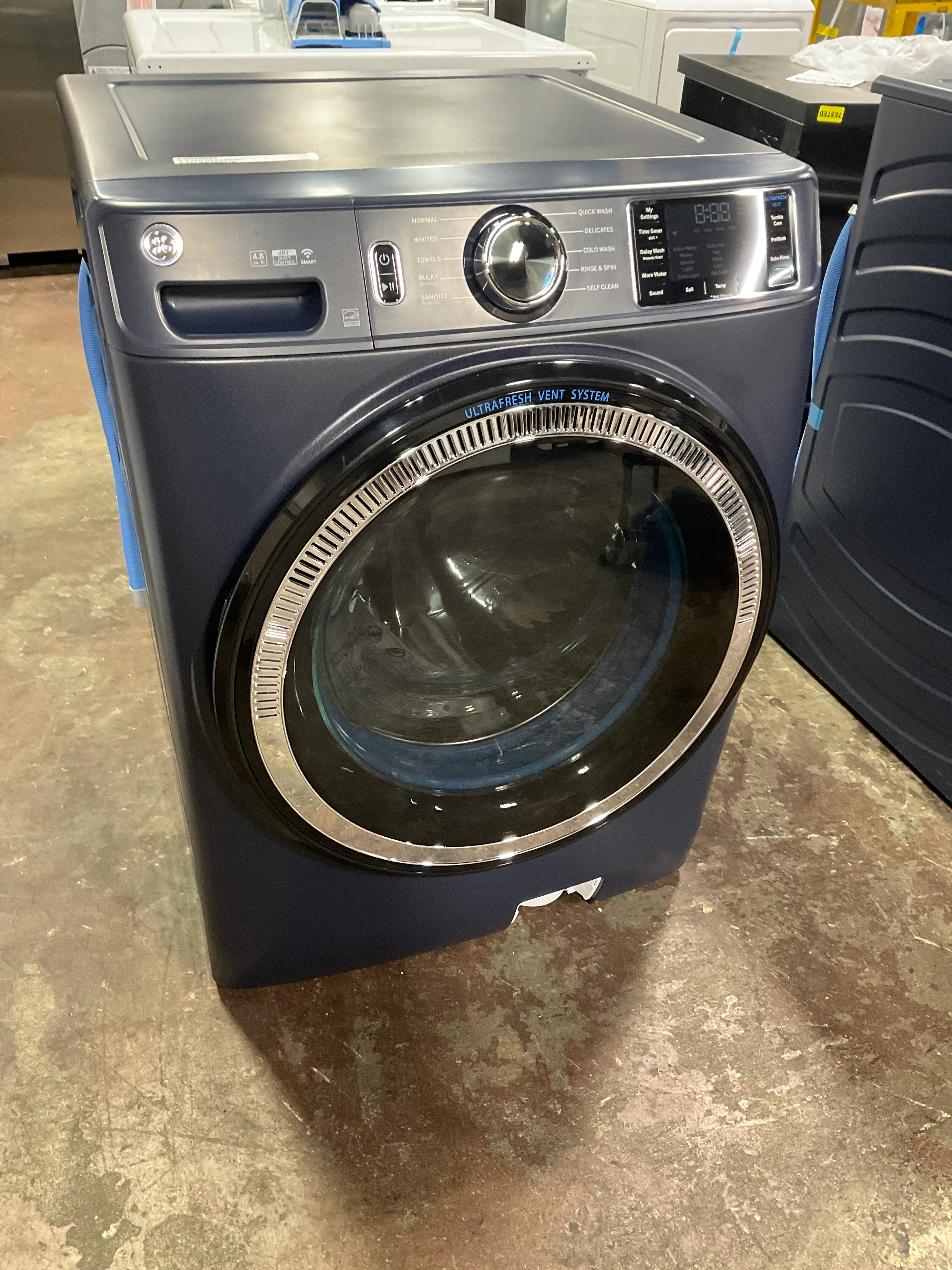 GE GE® ENERGY STAR® 4.8 cu. ft. Capacity Smart Front Load Washer with UltraFresh Vent System with OdorBlock™ and Sanitize w/Oxi - Image 9