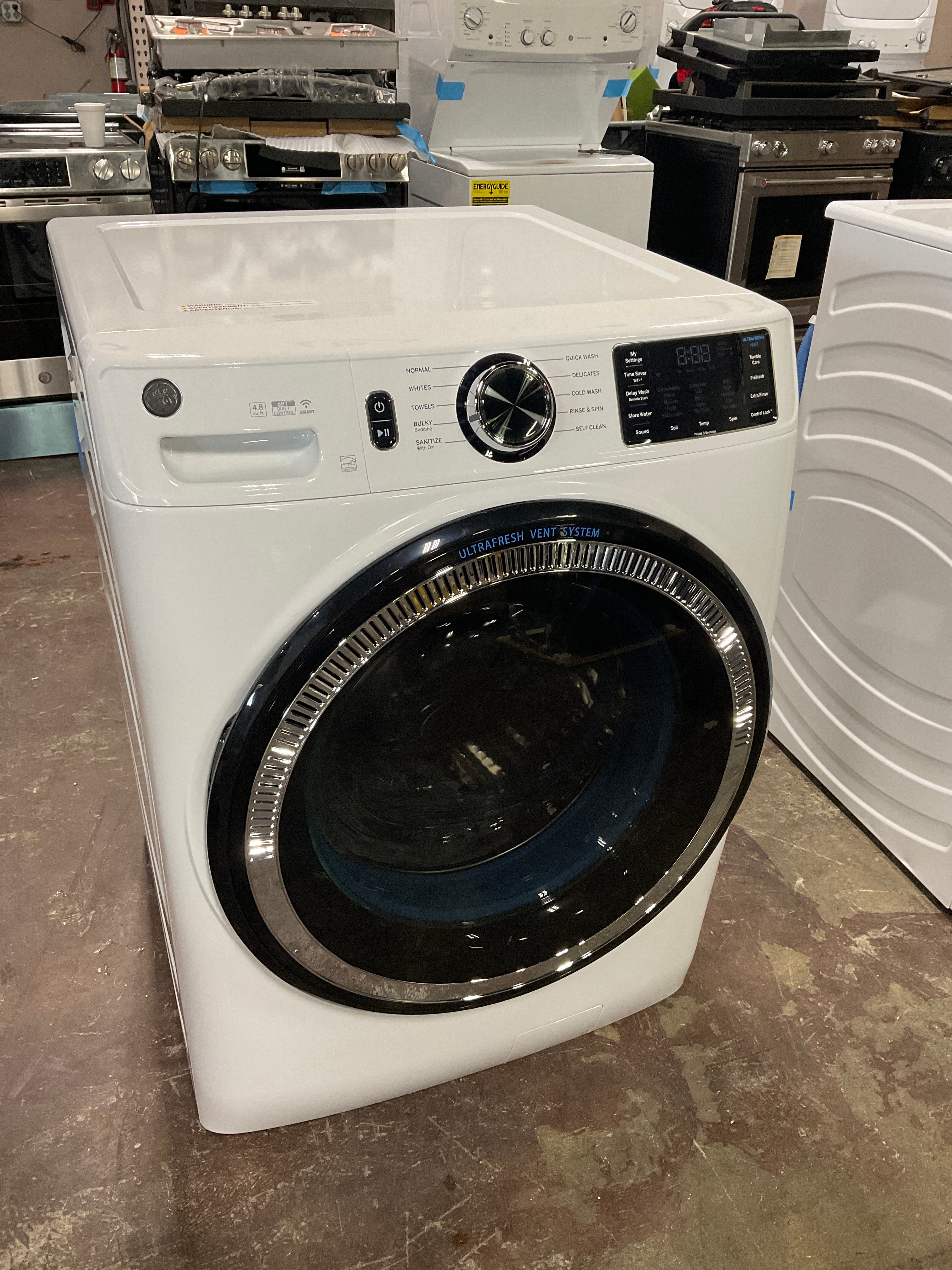 GE GE® ENERGY STAR 4.8 cu. ft. Capacity Smart Front Load ® Washer with UltraFresh Vent System with OdorBlock™ and Sanitize w/Oxi - Image 12