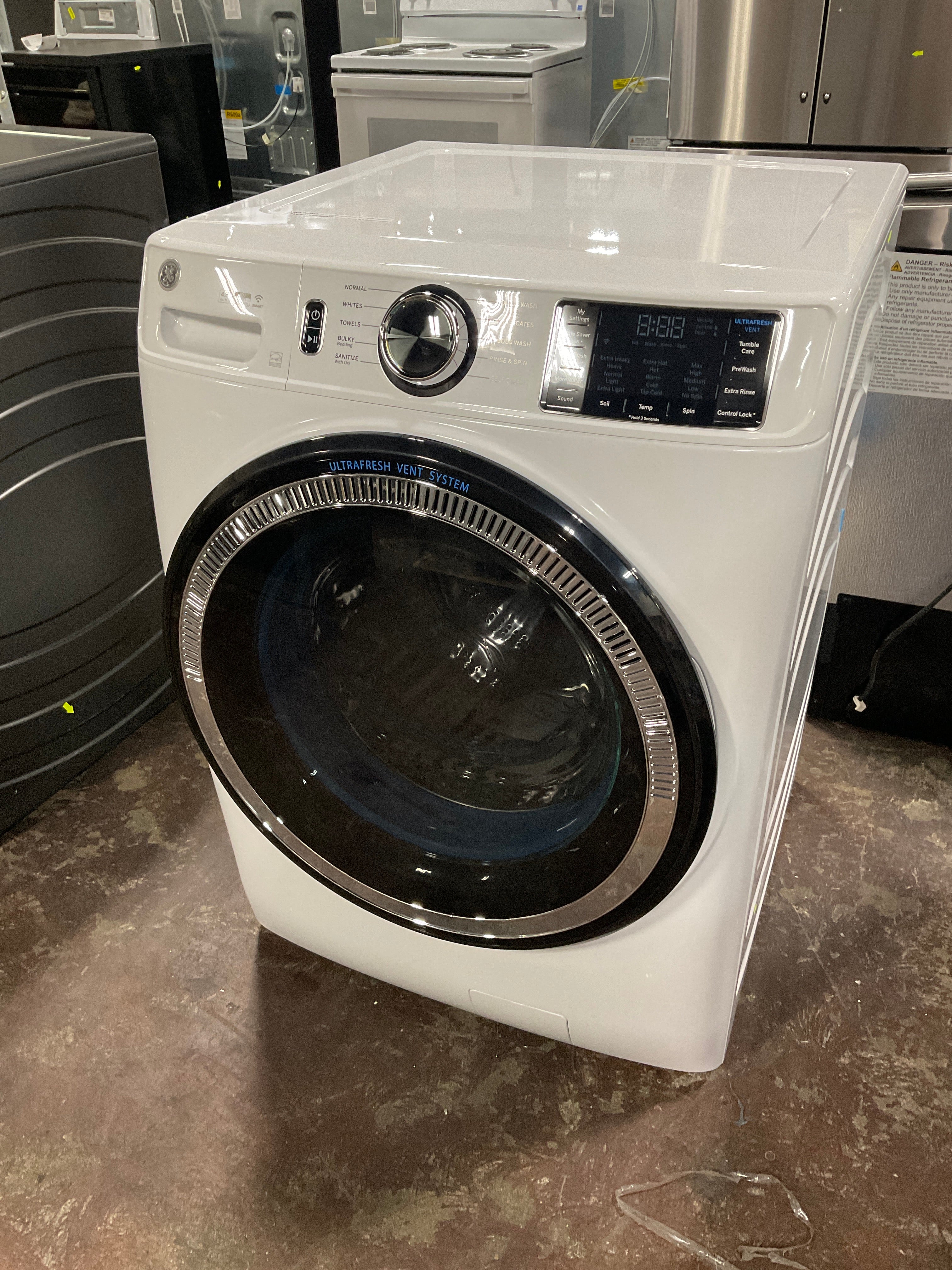 GE GE® ENERGY STAR 4.8 cu. ft. Capacity Smart Front Load ® Washer with UltraFresh Vent System with OdorBlock™ and Sanitize w/Oxi - Image 15