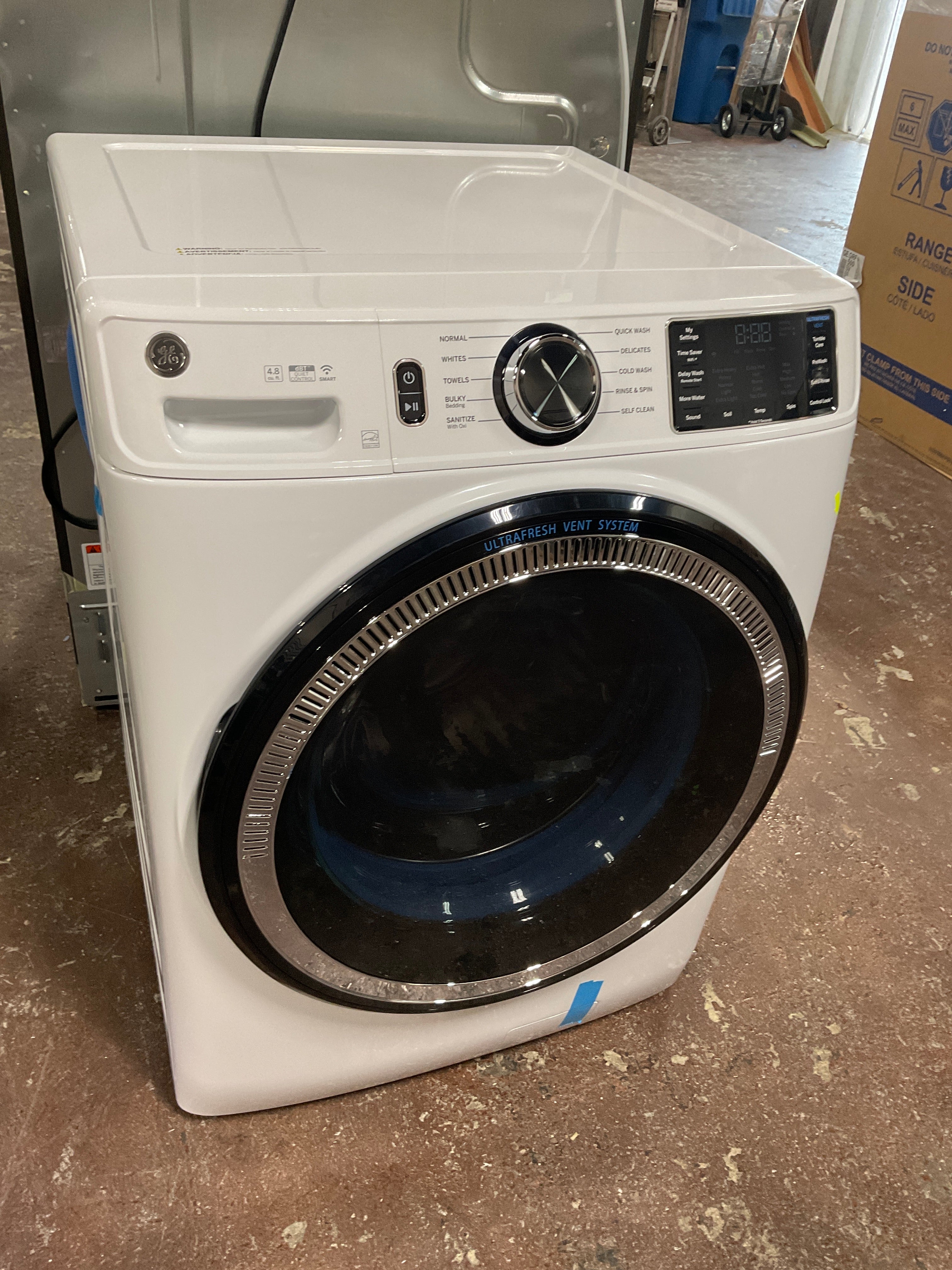 GE GE® ENERGY STAR 4.8 cu. ft. Capacity Smart Front Load ® Washer with UltraFresh Vent System with OdorBlock™ and Sanitize w/Oxi - Image 9