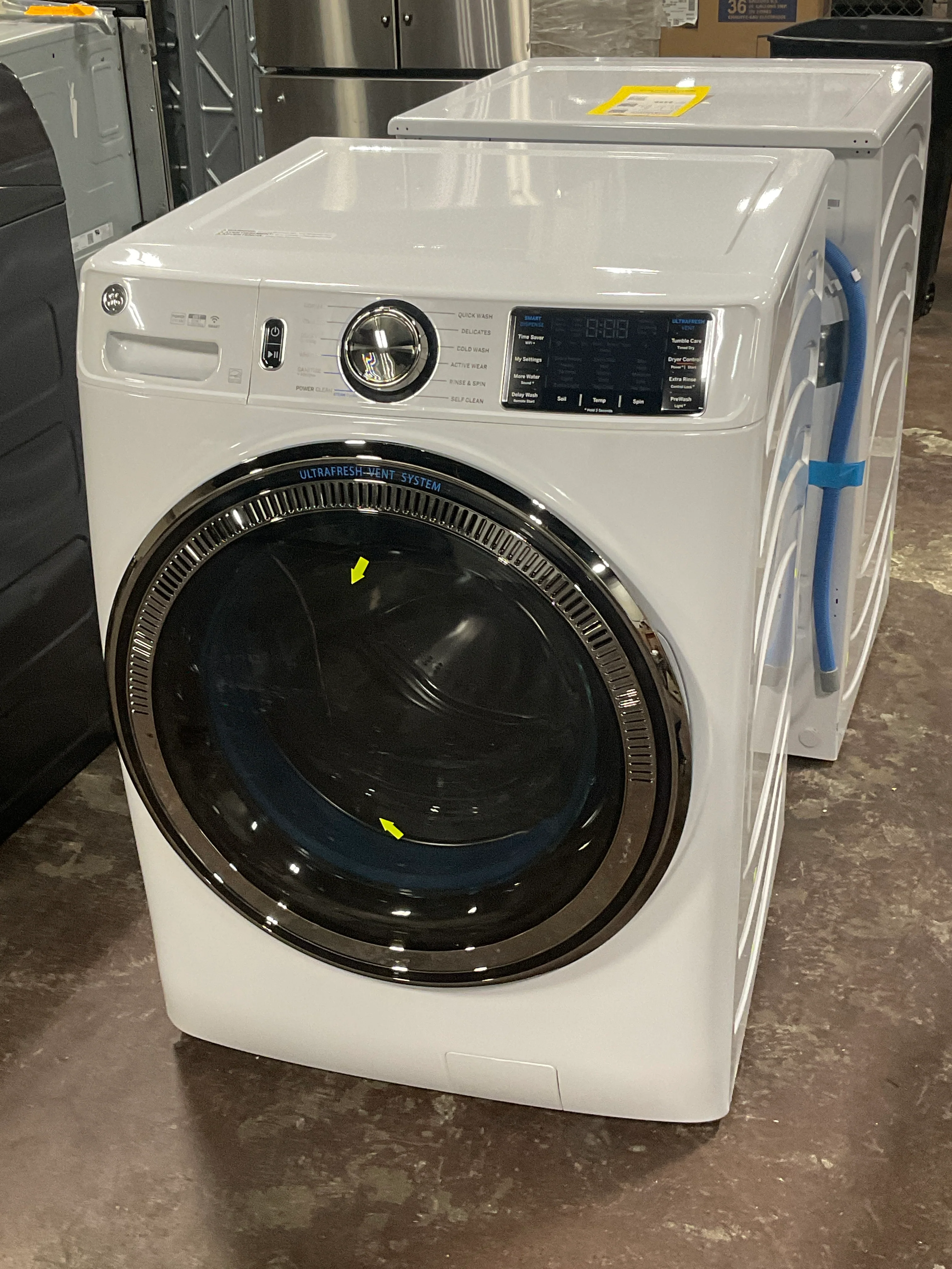 GE GE® ENERGY STAR® 5.0 cu. ft. Capacity Smart Front Load Steam Washer with SmartDispense™ UltraFresh Vent System with OdorBlock™ and Steam - Image 10