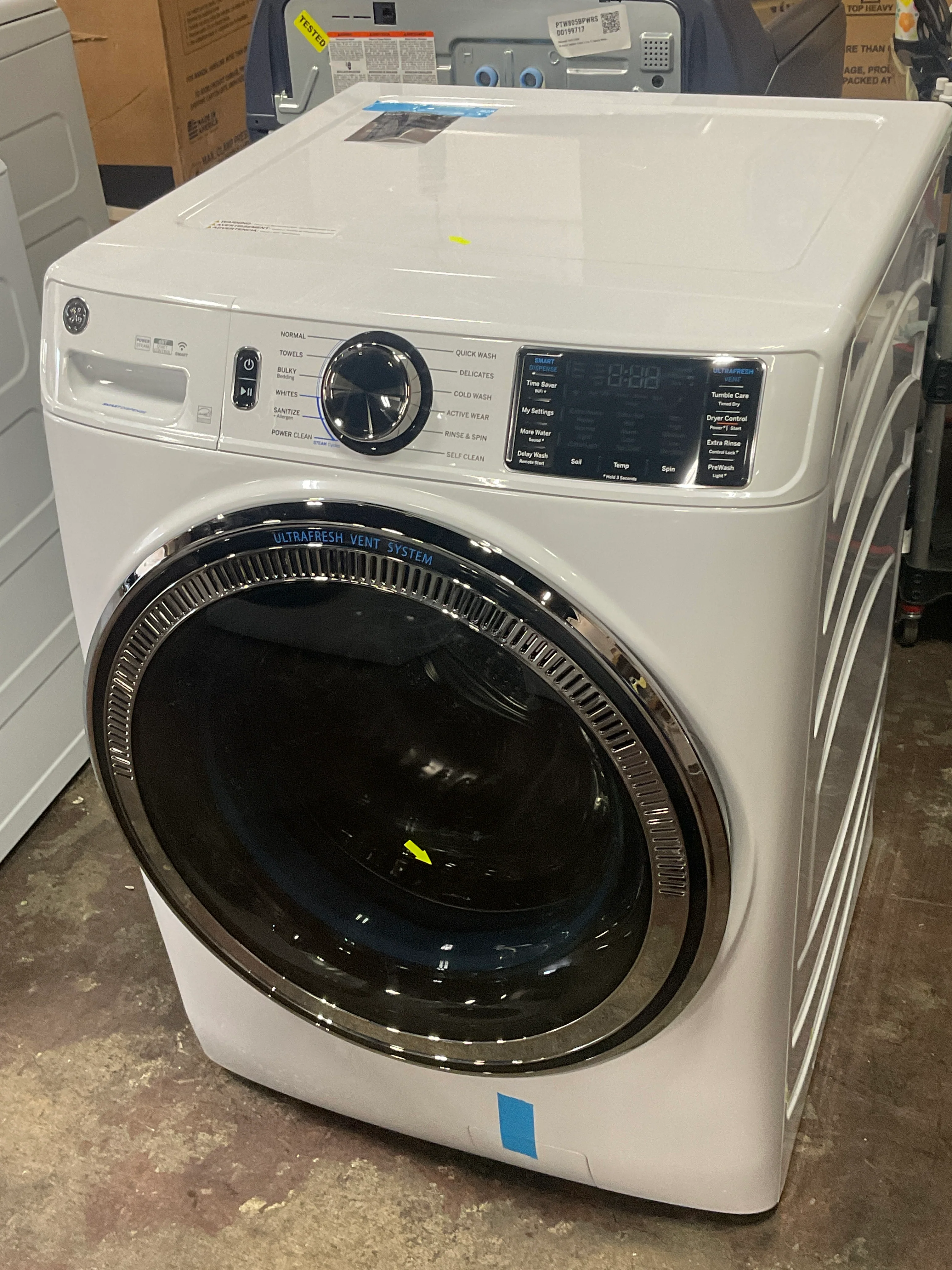 GE GE® ENERGY STAR® 5.0 cu. ft. Capacity Smart Front Load Steam Washer with SmartDispense™ UltraFresh Vent System with OdorBlock™ and Steam - Image 8