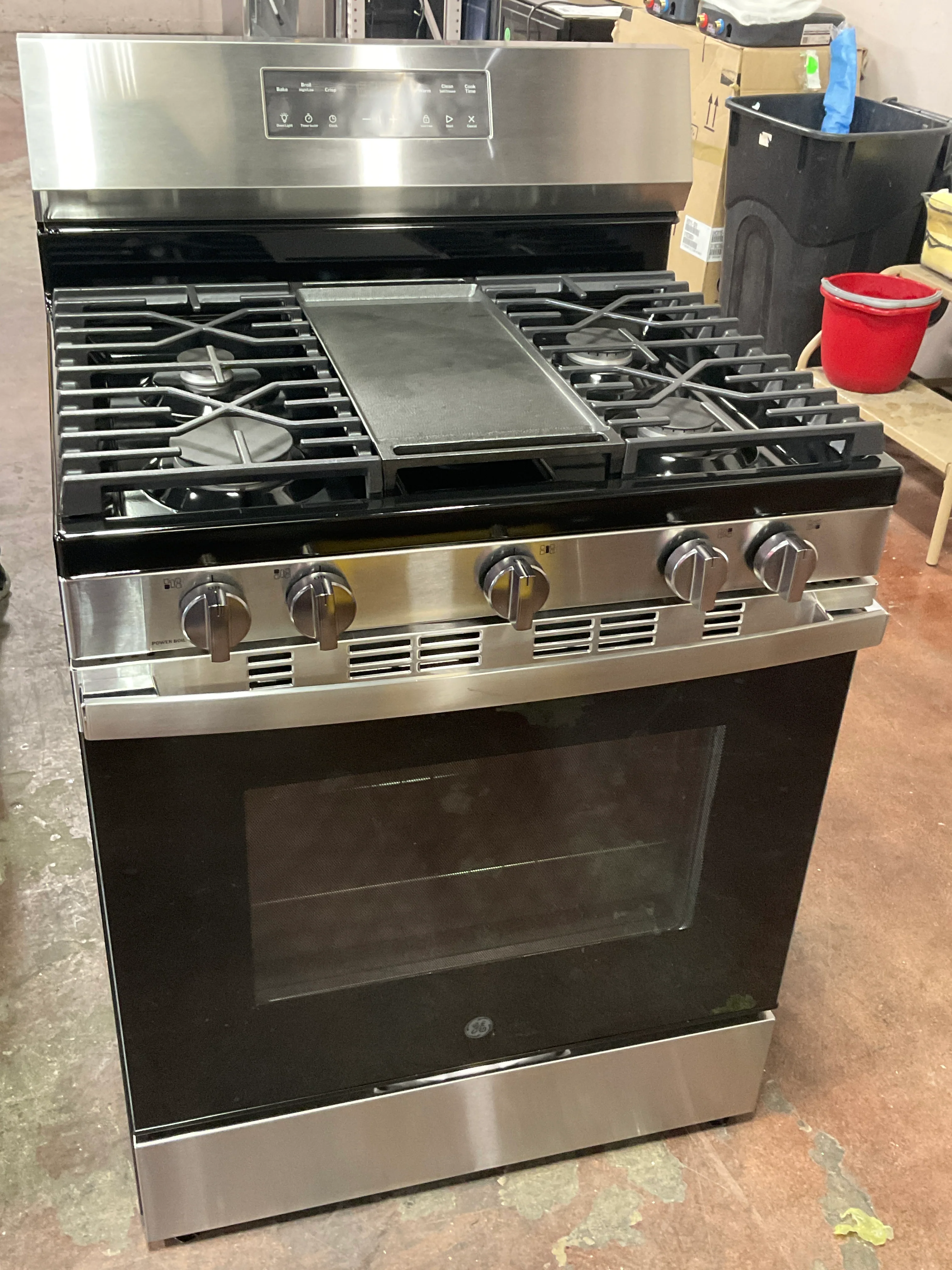 GE® 30" Free-Standing Gas Range with Crisp Mode - Image 6