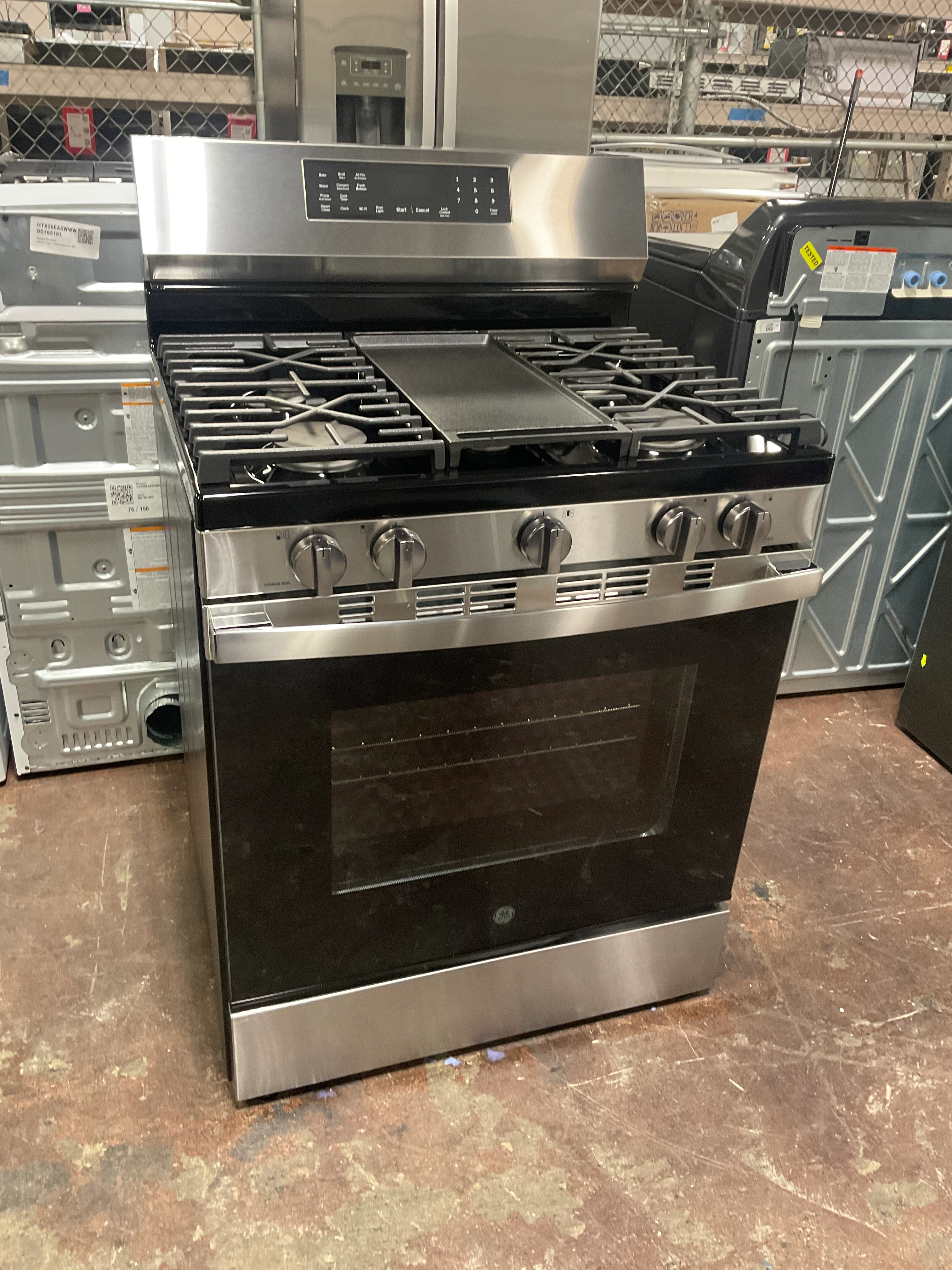 GE® 30" Free-Standing Gas Convection Range with No Preheat Air Fry and EasyWash™ Oven Tray - Image 7