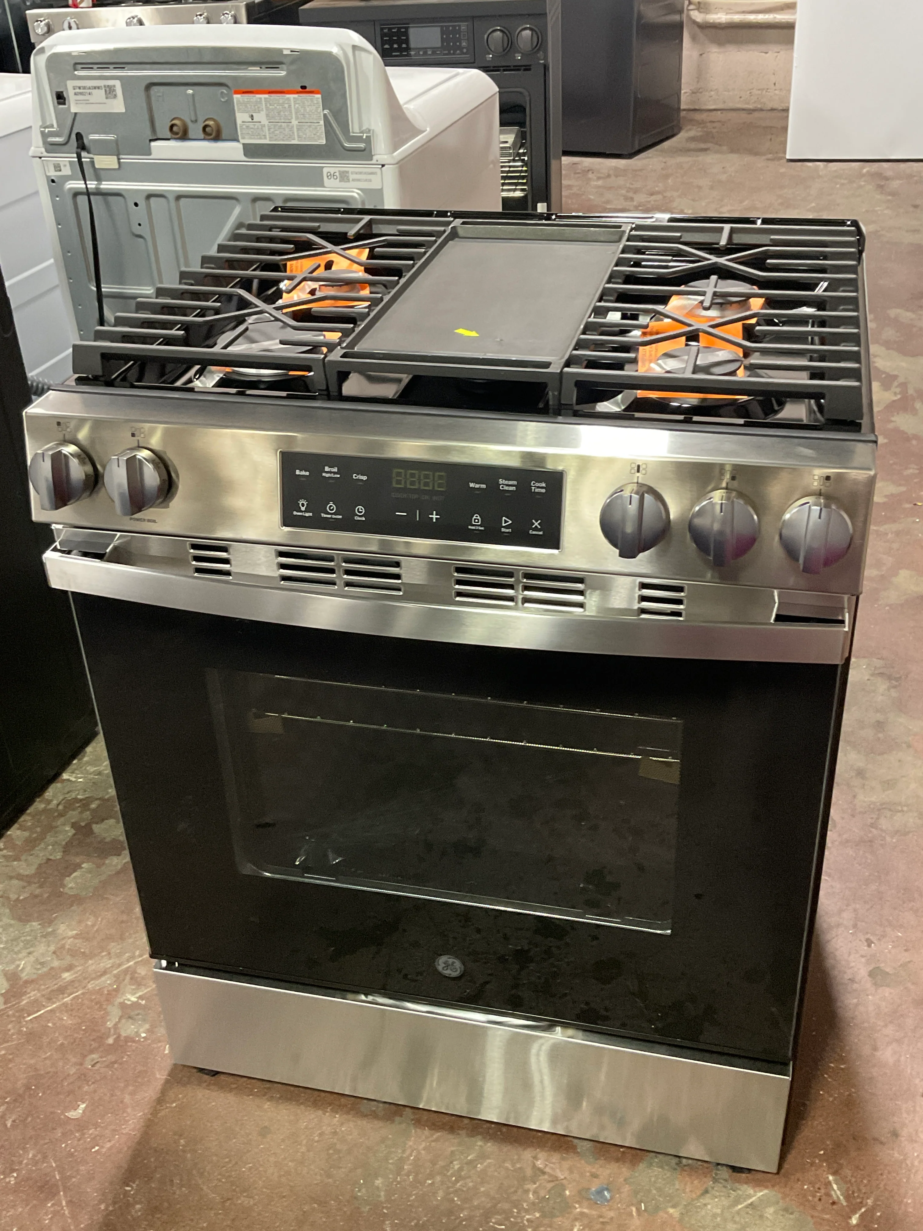 GE® 30" Slide-In Front Control Gas Range with Crisp Mode - Image 7