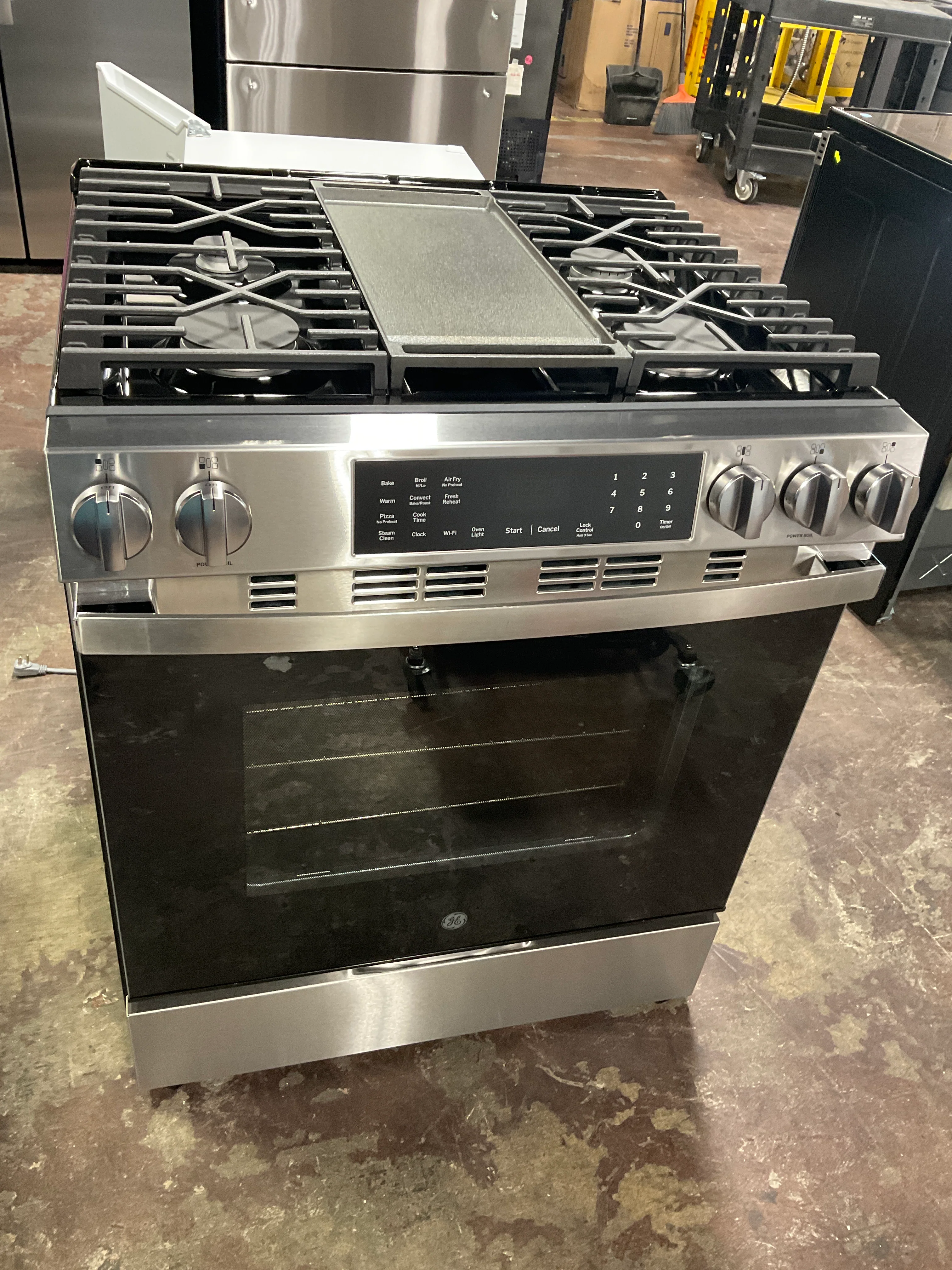GE® 30" Slide-In Front-Control Convection Gas Range with No Preheat Air Fry and EasyWash™ Oven Tray - Image 6