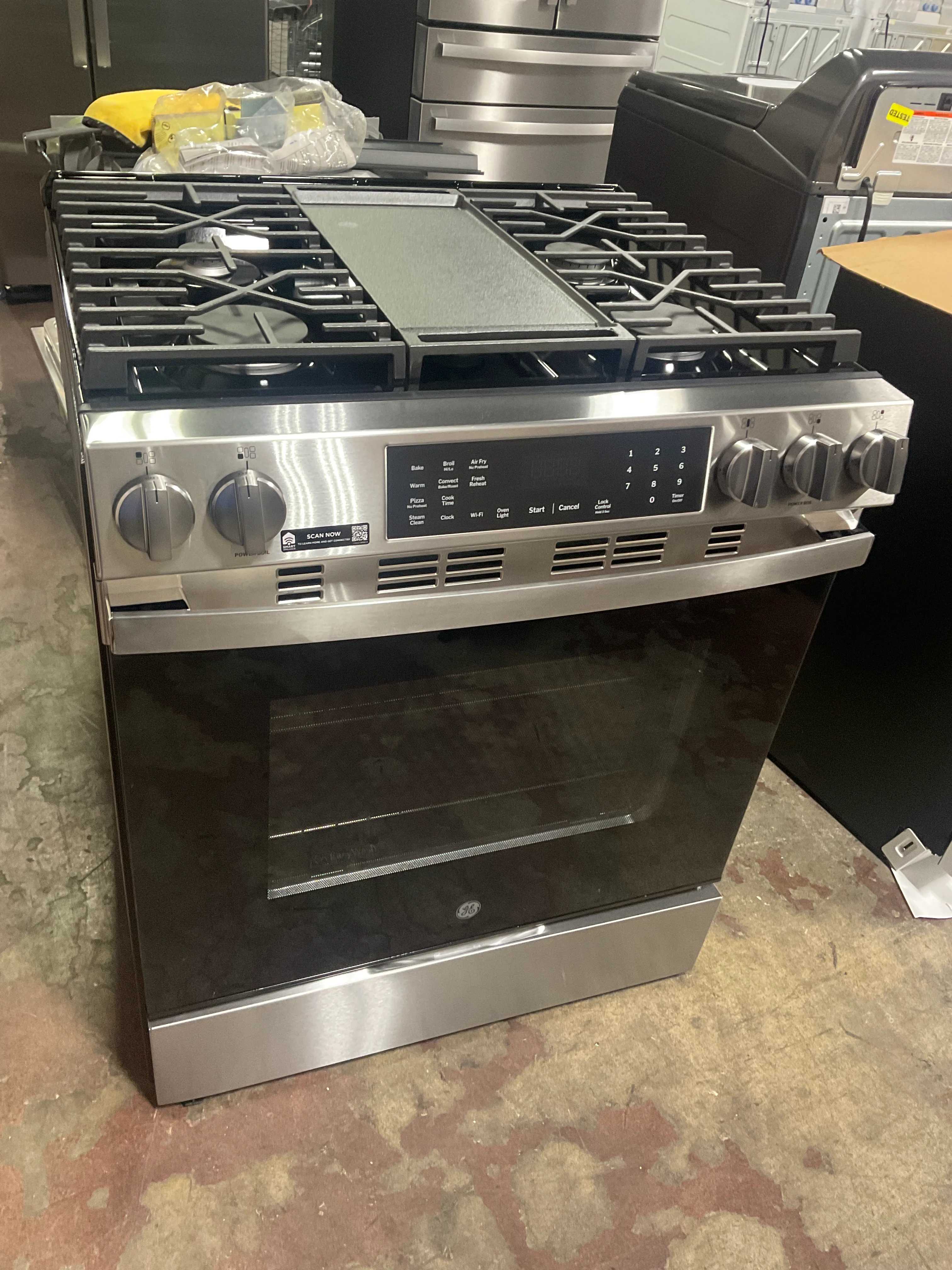 GE® 30" Slide-In Front-Control Convection Gas Range with No Preheat Air Fry and EasyWash™ Oven Tray - Image 6