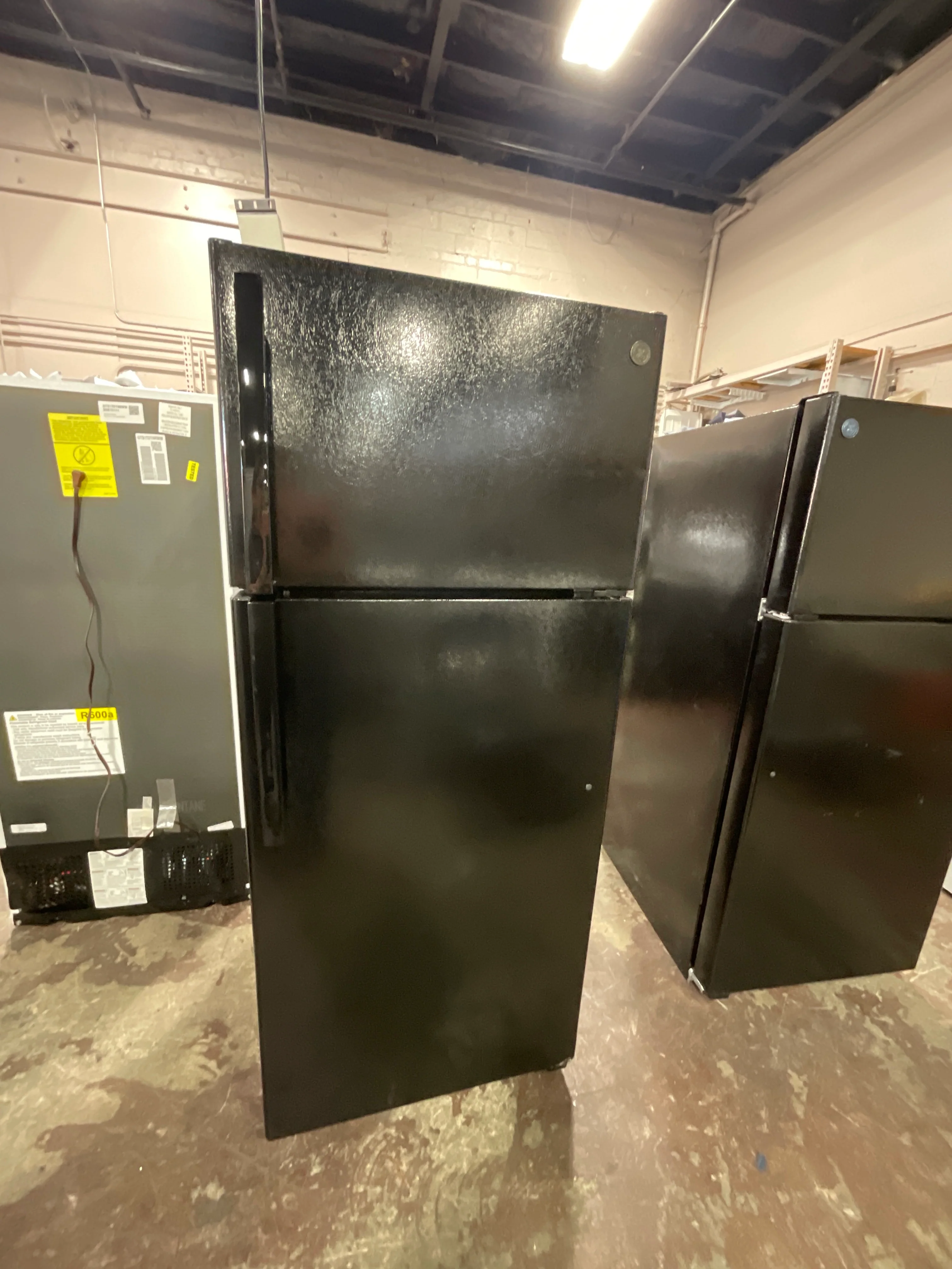 GE GE® ENERGY STAR® 17.5 Cu. Ft. Top-Freezer Refrigerator - Image 7