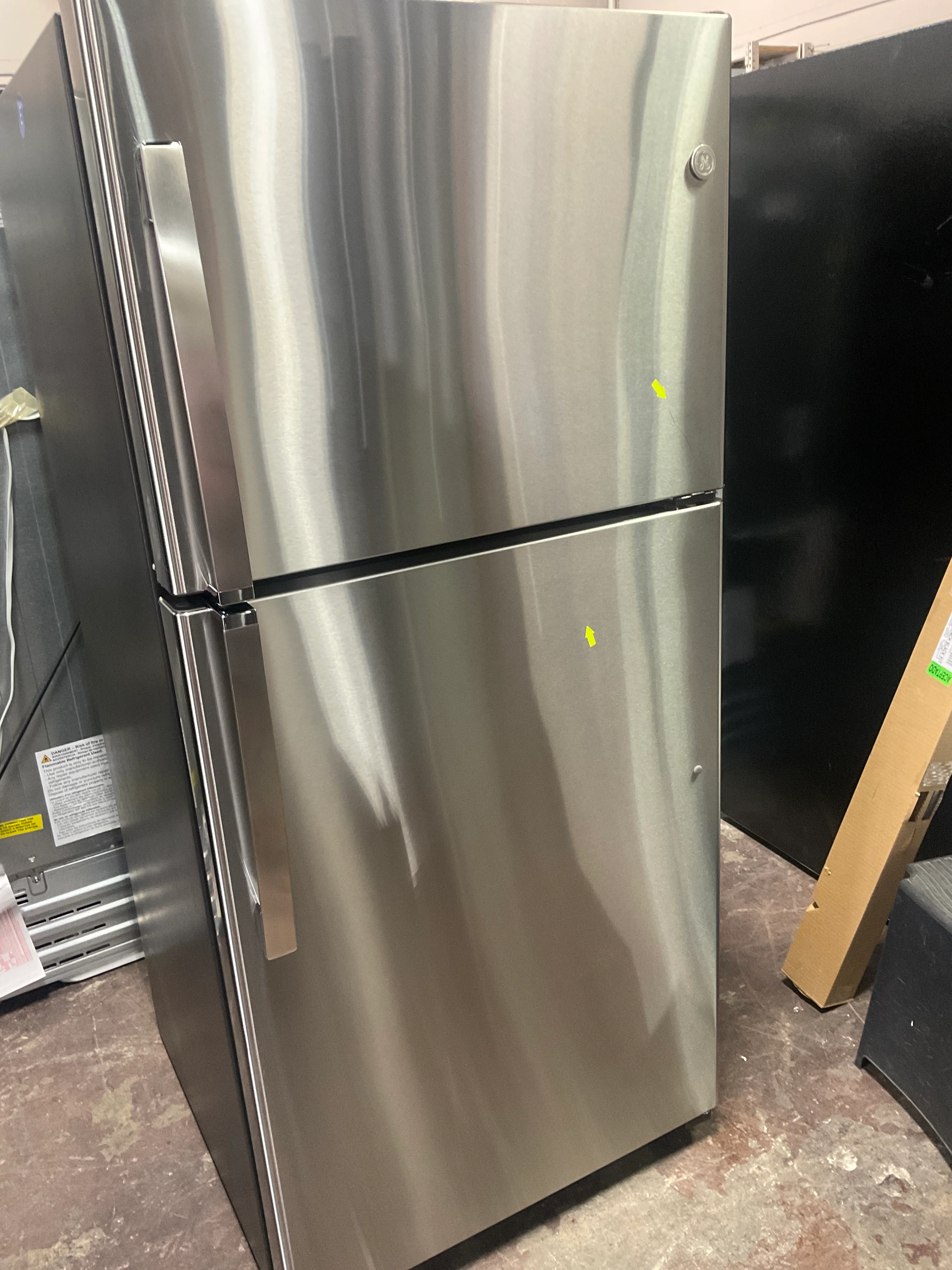 GE GE® ENERGY STAR® 19.2 Cu. Ft. Top-Freezer Refrigerator - Image 12