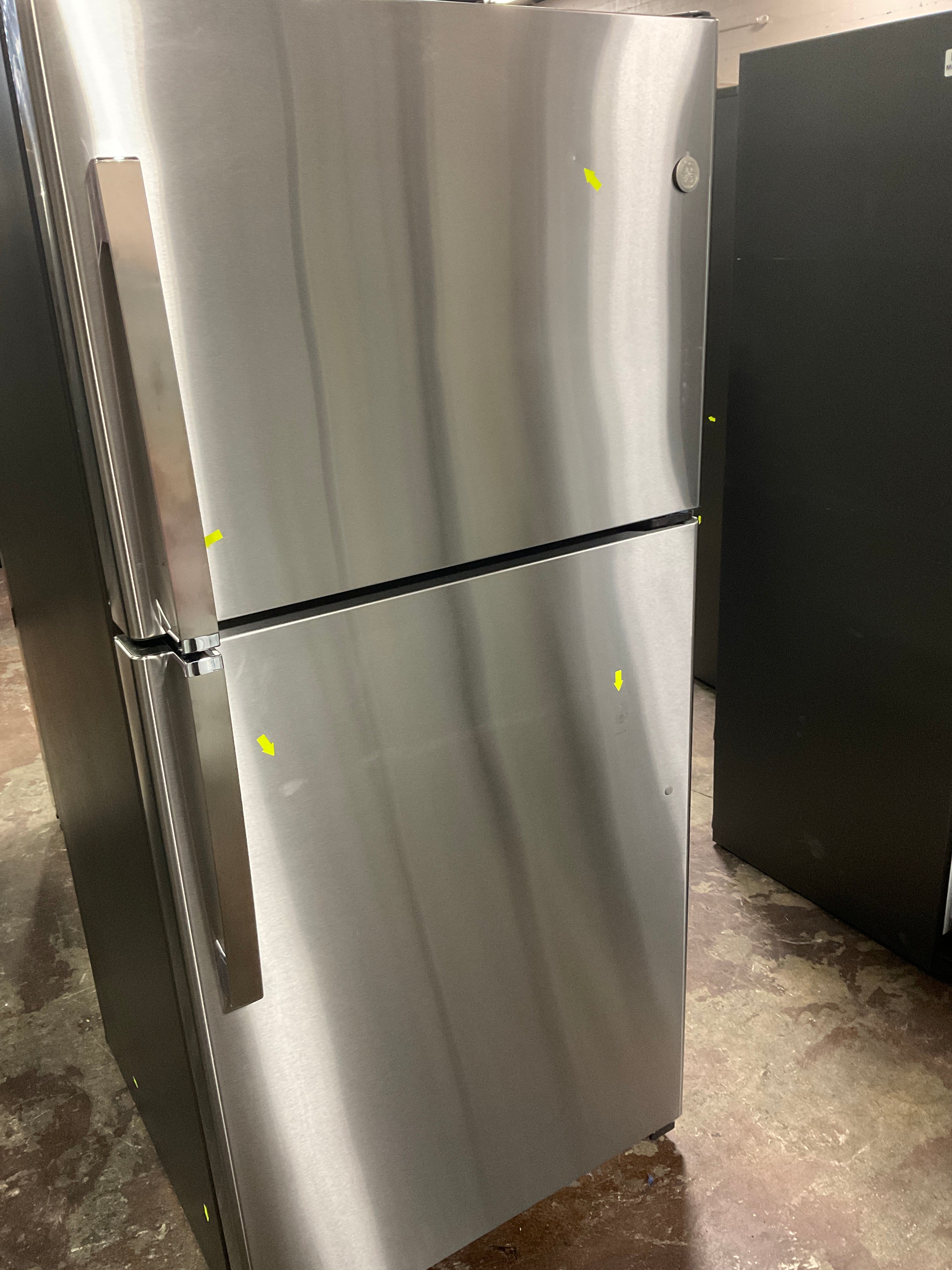 GE GE® ENERGY STAR® 19.2 Cu. Ft. Top-Freezer Refrigerator - Image 14