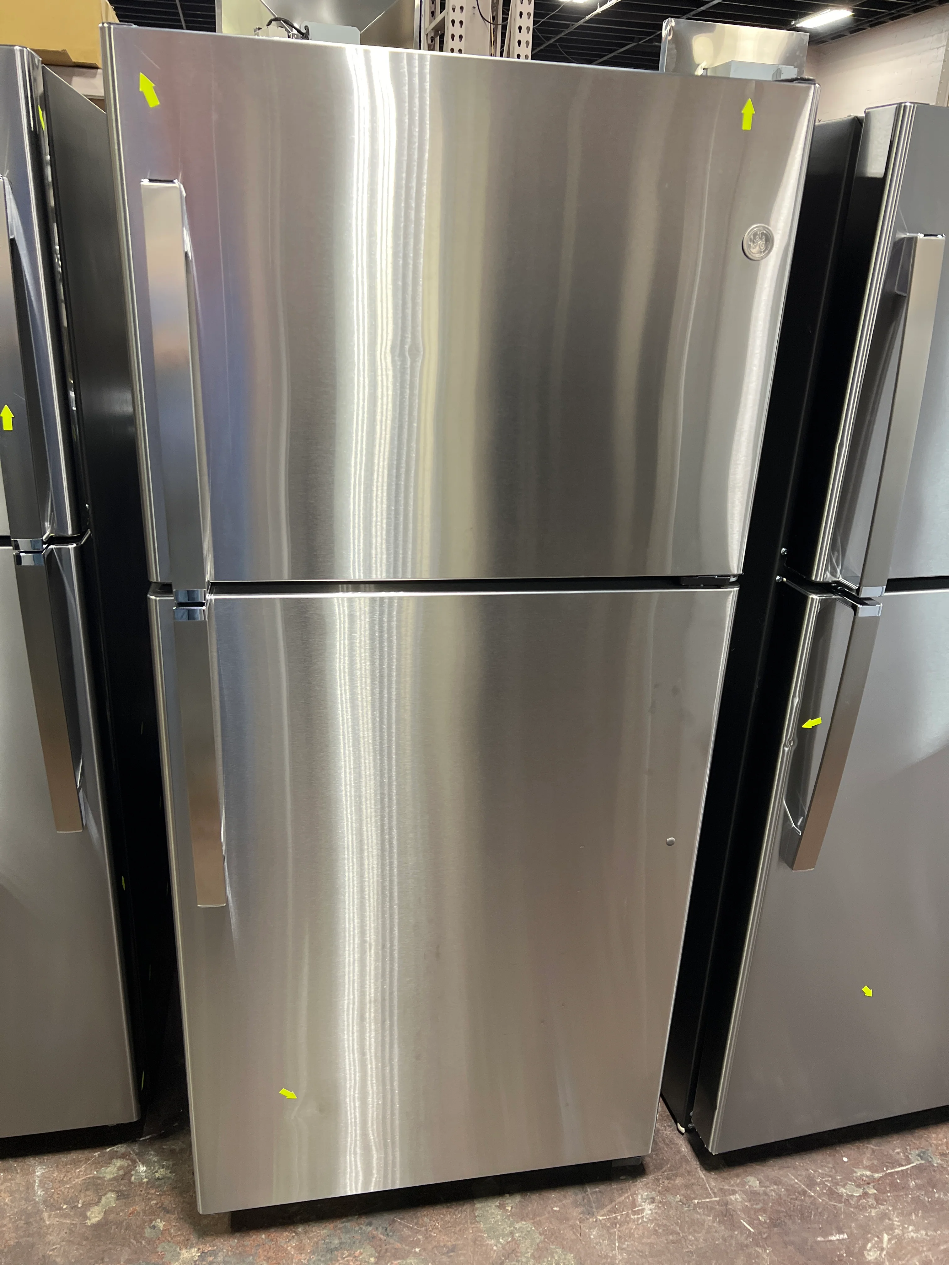 GE GE® ENERGY STAR® 19.2 Cu. Ft. Top-Freezer Refrigerator - Image 8