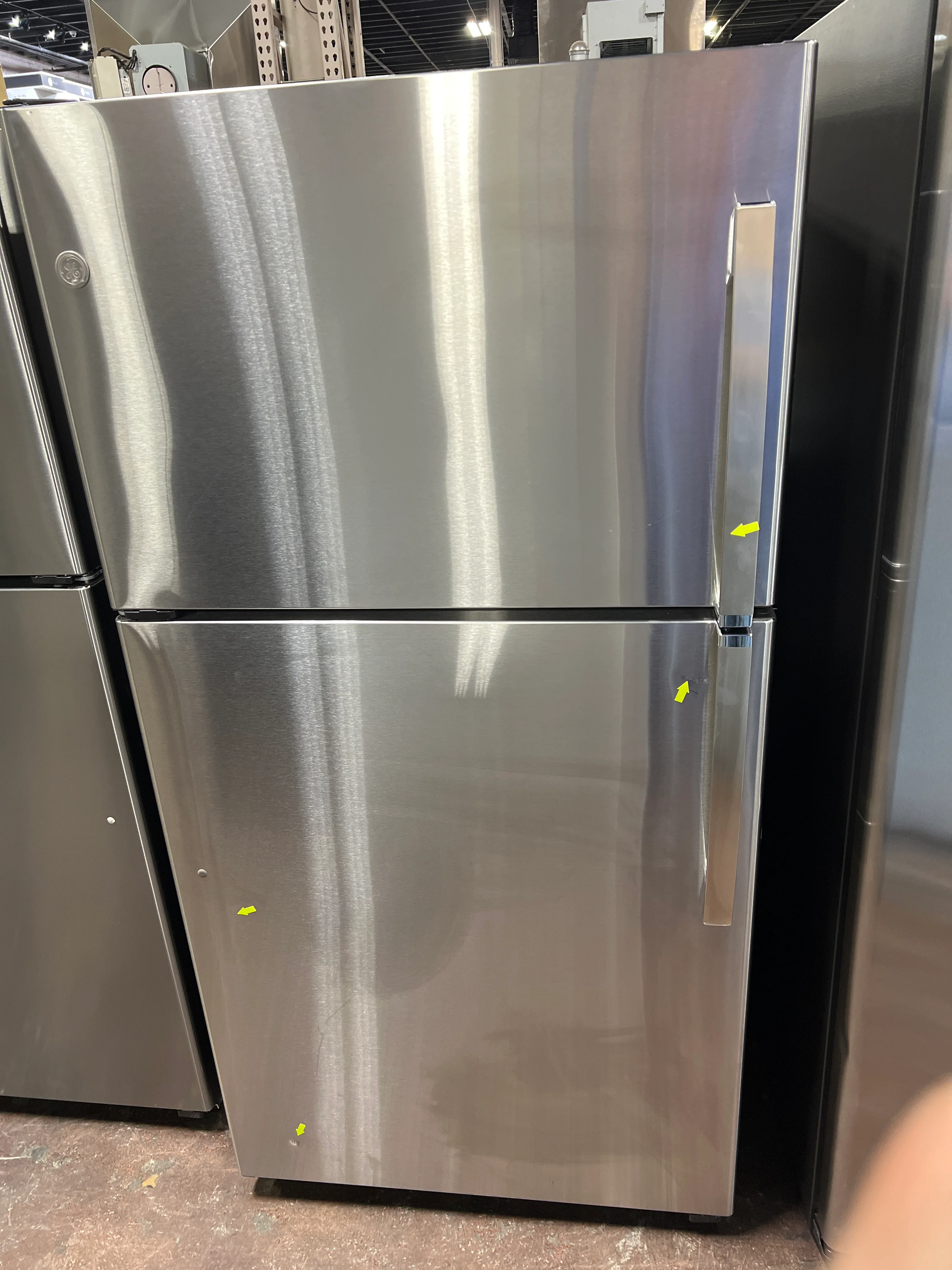 GE GE® ENERGY STAR® 21.9 Cu. Ft. Top-Freezer Refrigerator - Image 10