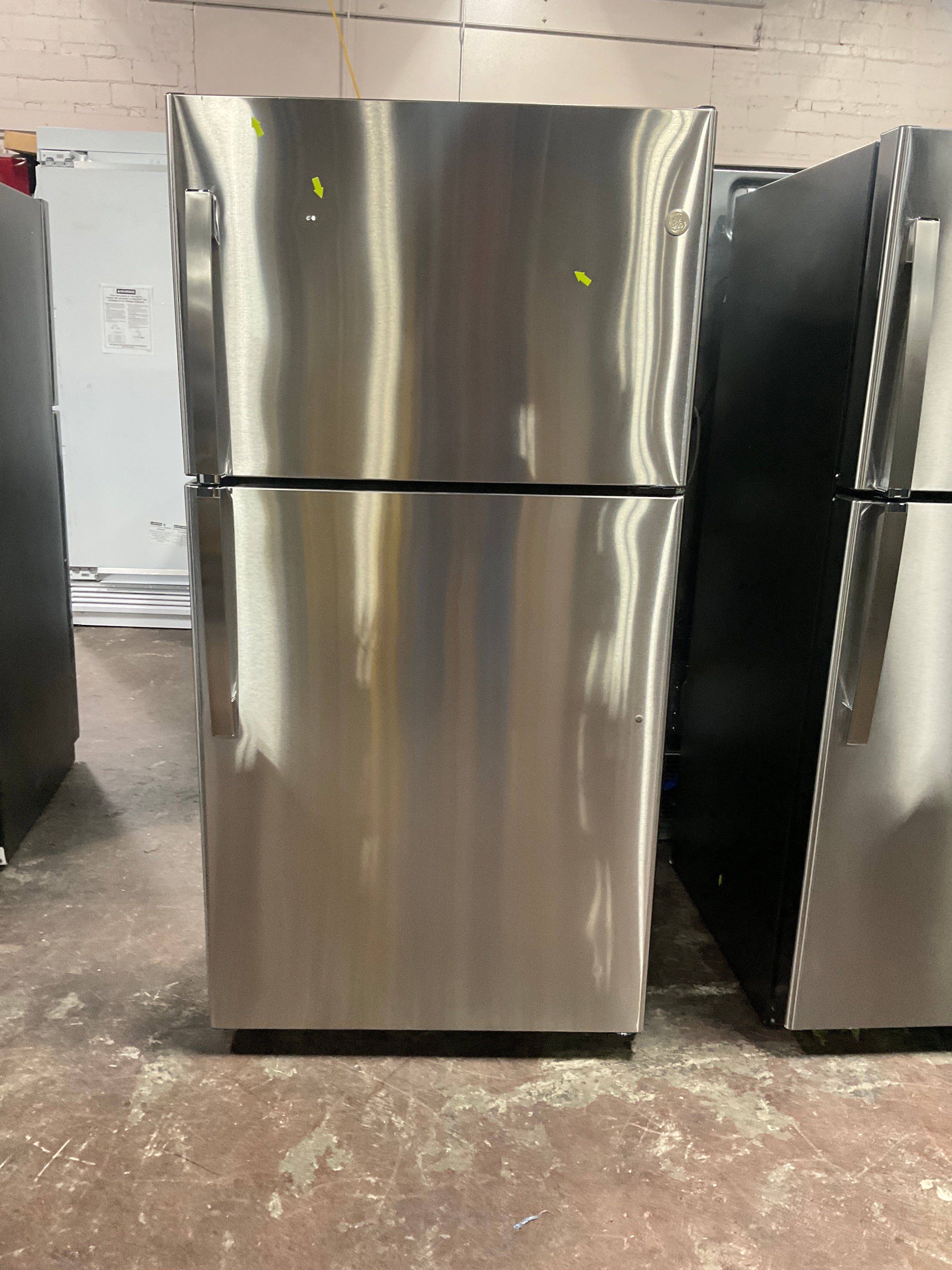GE GE® ENERGY STAR® 21.9 Cu. Ft. Top-Freezer Refrigerator - Image 13