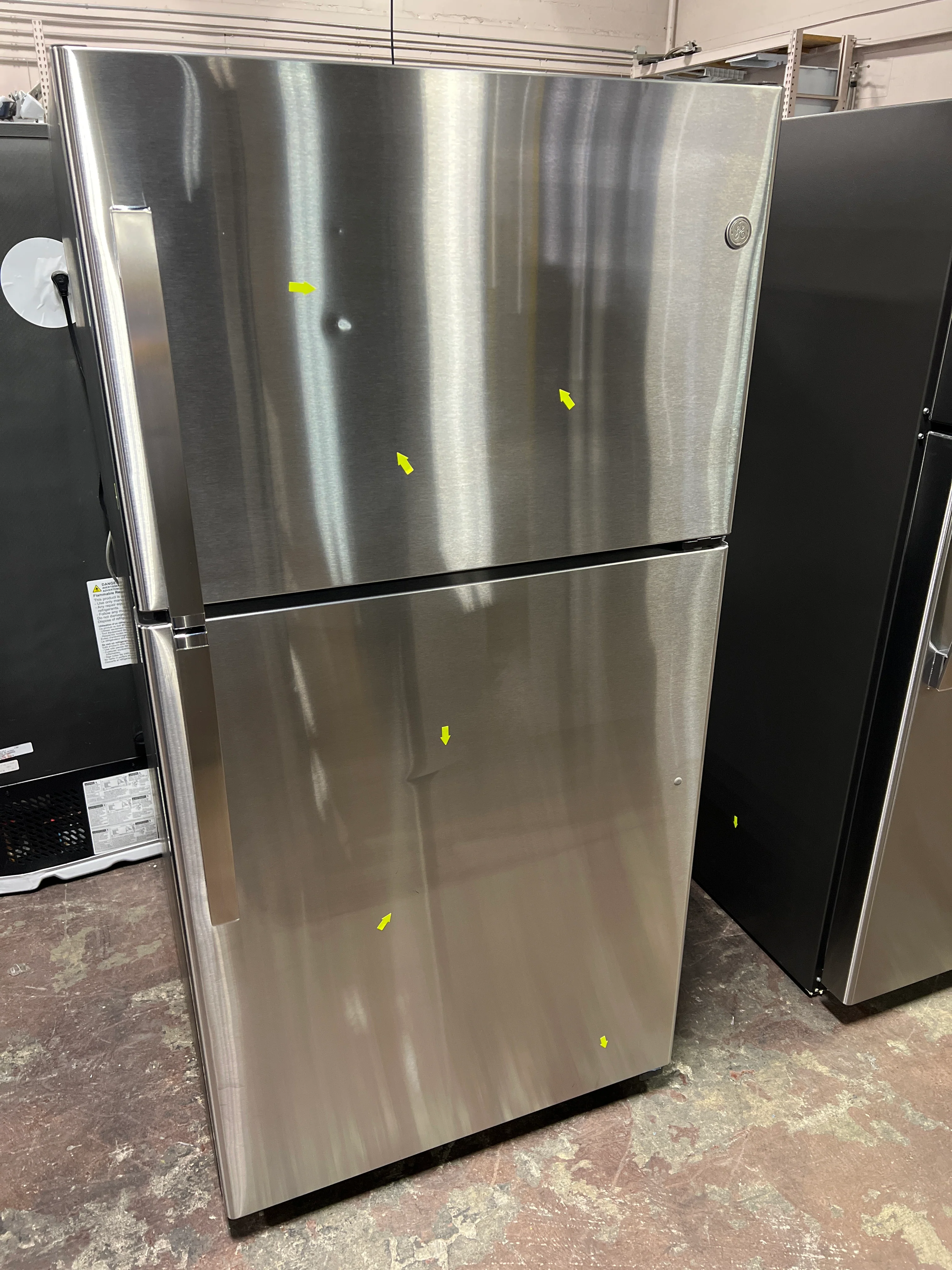 GE GE® ENERGY STAR® 21.9 Cu. Ft. Top-Freezer Refrigerator - Image 6