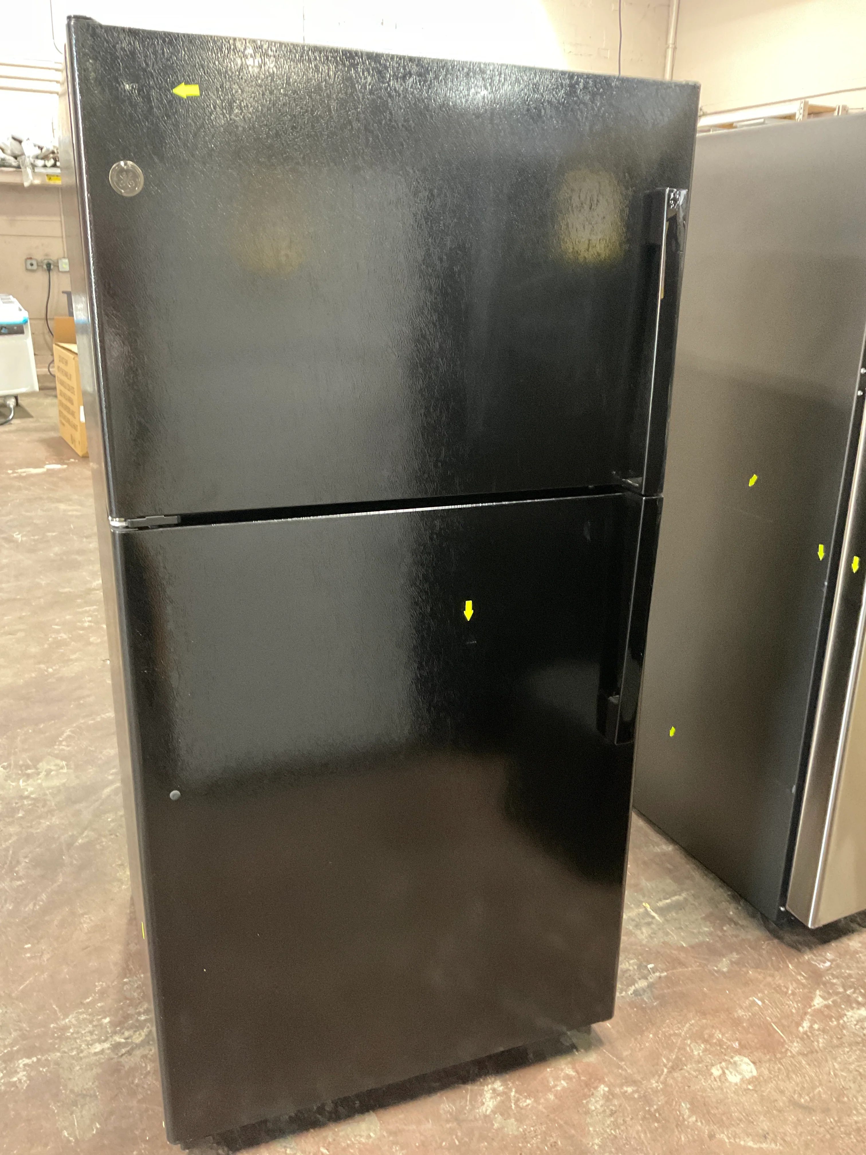 GE® ENERGY STAR® 21.9 Cu. Ft. Top-Freezer Refrigerator - Image 6