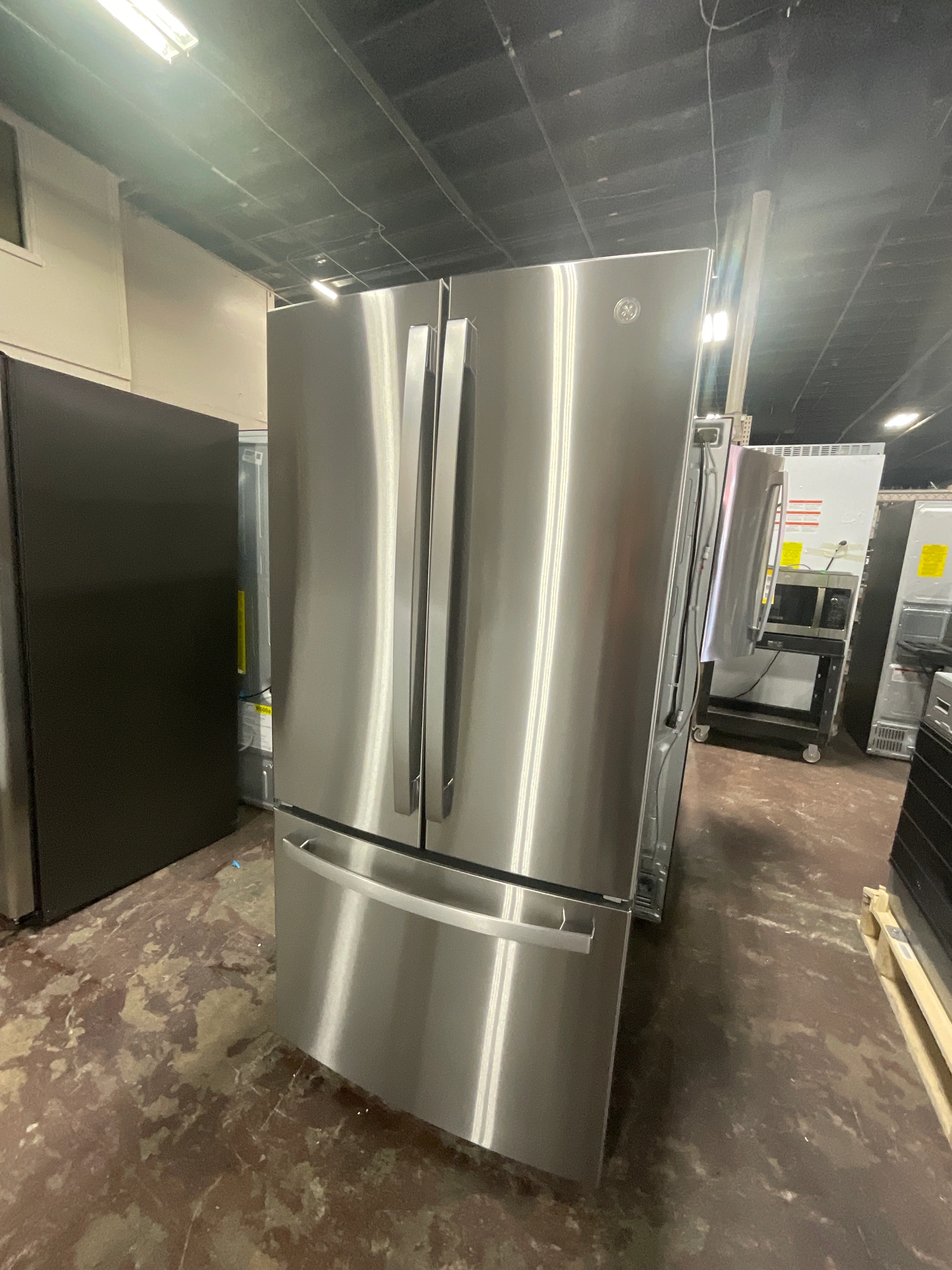 GE GE® ENERGY STAR® 24.7 Cu. Ft. French-Door Refrigerator - Image 10
