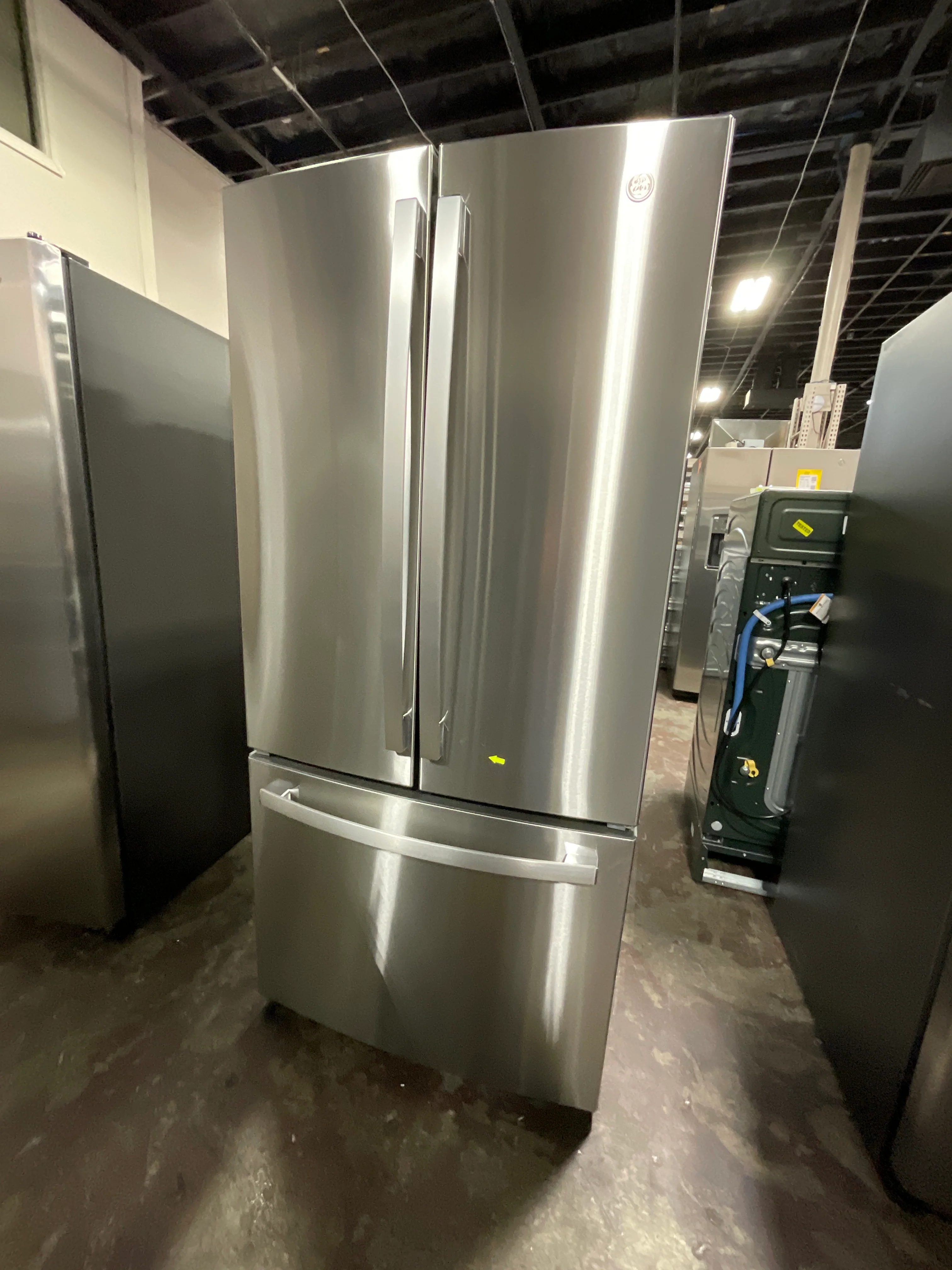 GE GE® ENERGY STAR® 24.7 Cu. Ft. French-Door Refrigerator - Image 12