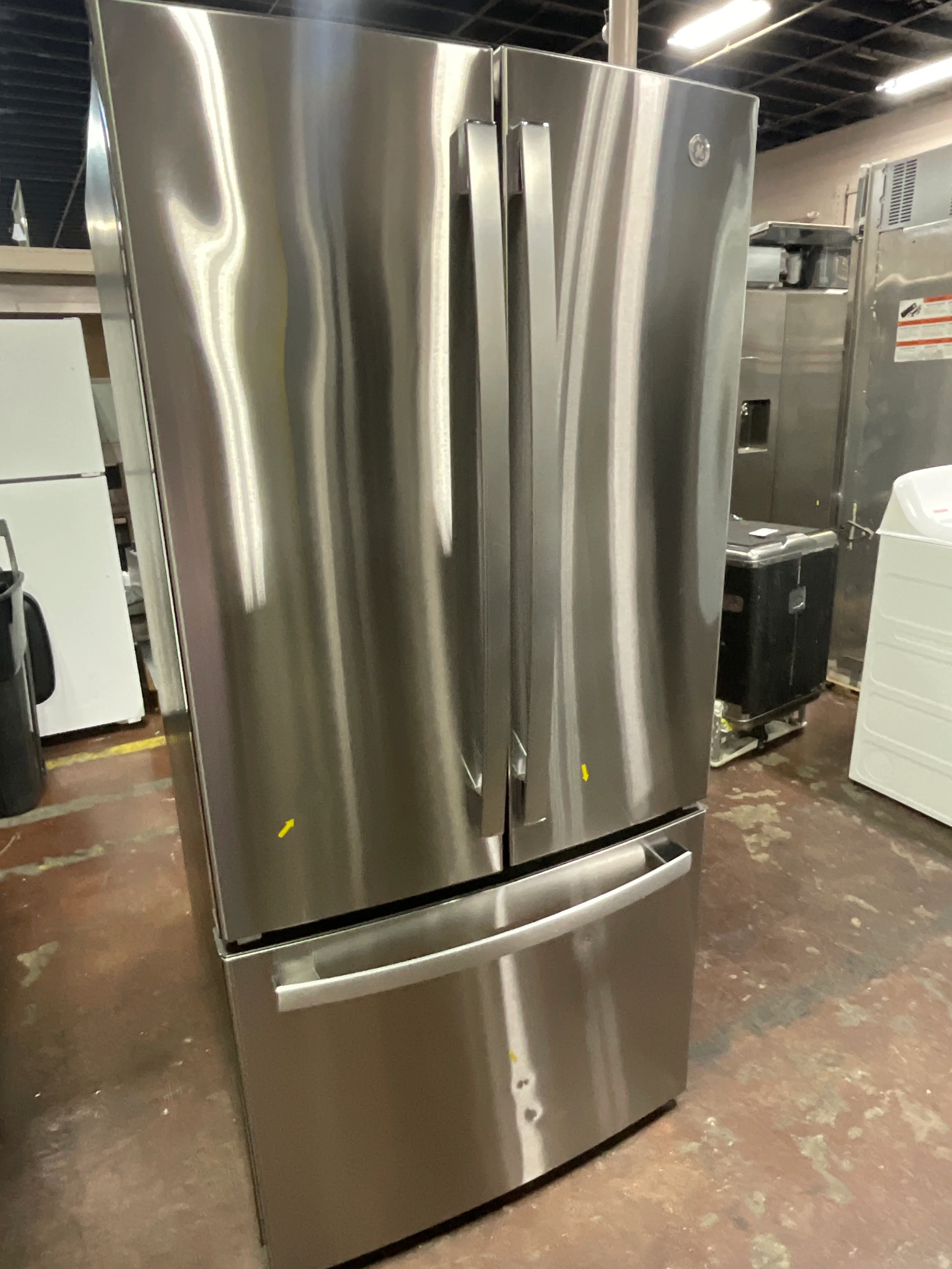 GE GE® ENERGY STAR® 24.7 Cu. Ft. French-Door Refrigerator - Image 6