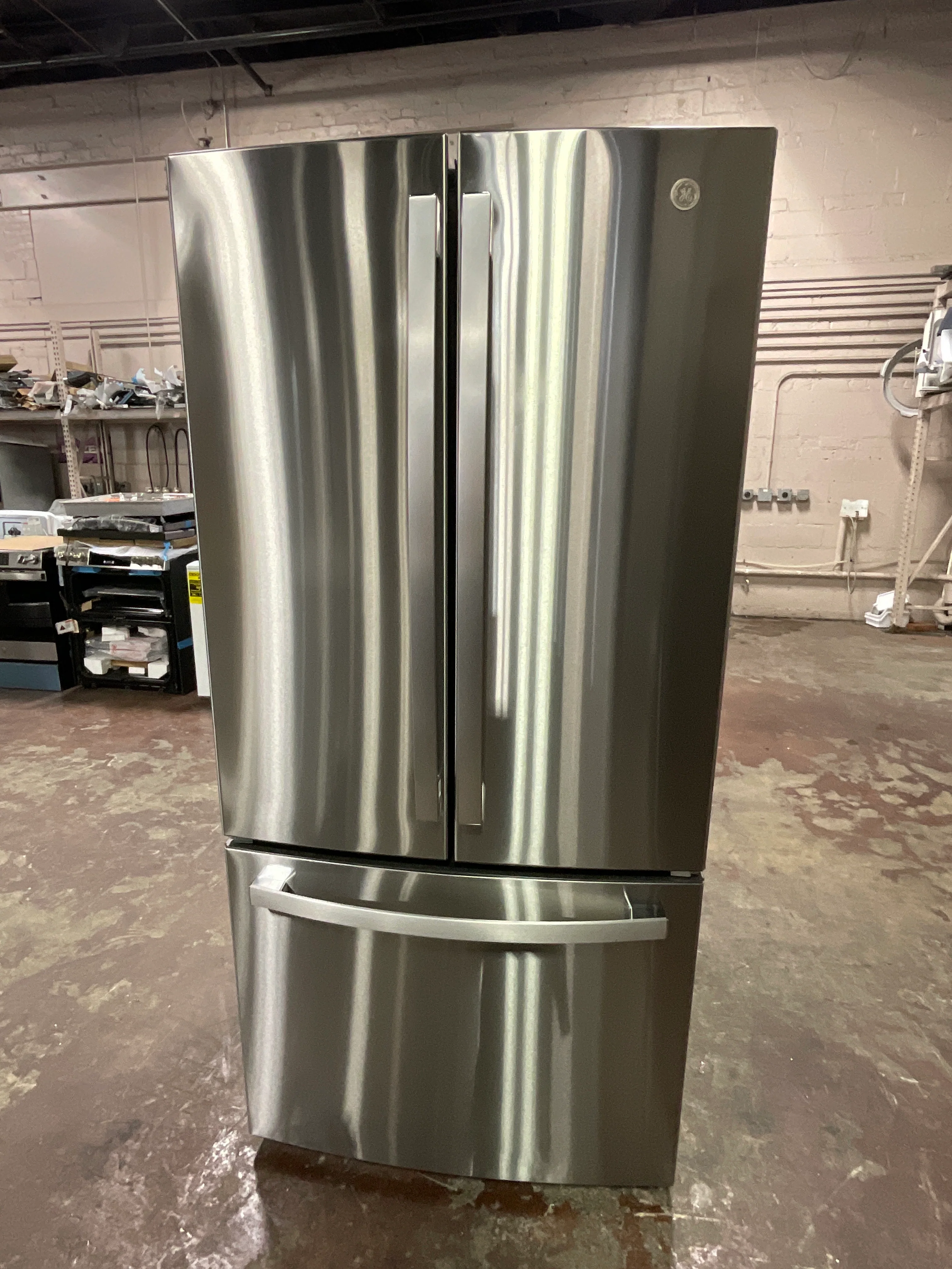 GE GE® ENERGY STAR® 24.7 Cu. Ft. French-Door Refrigerator - Image 7