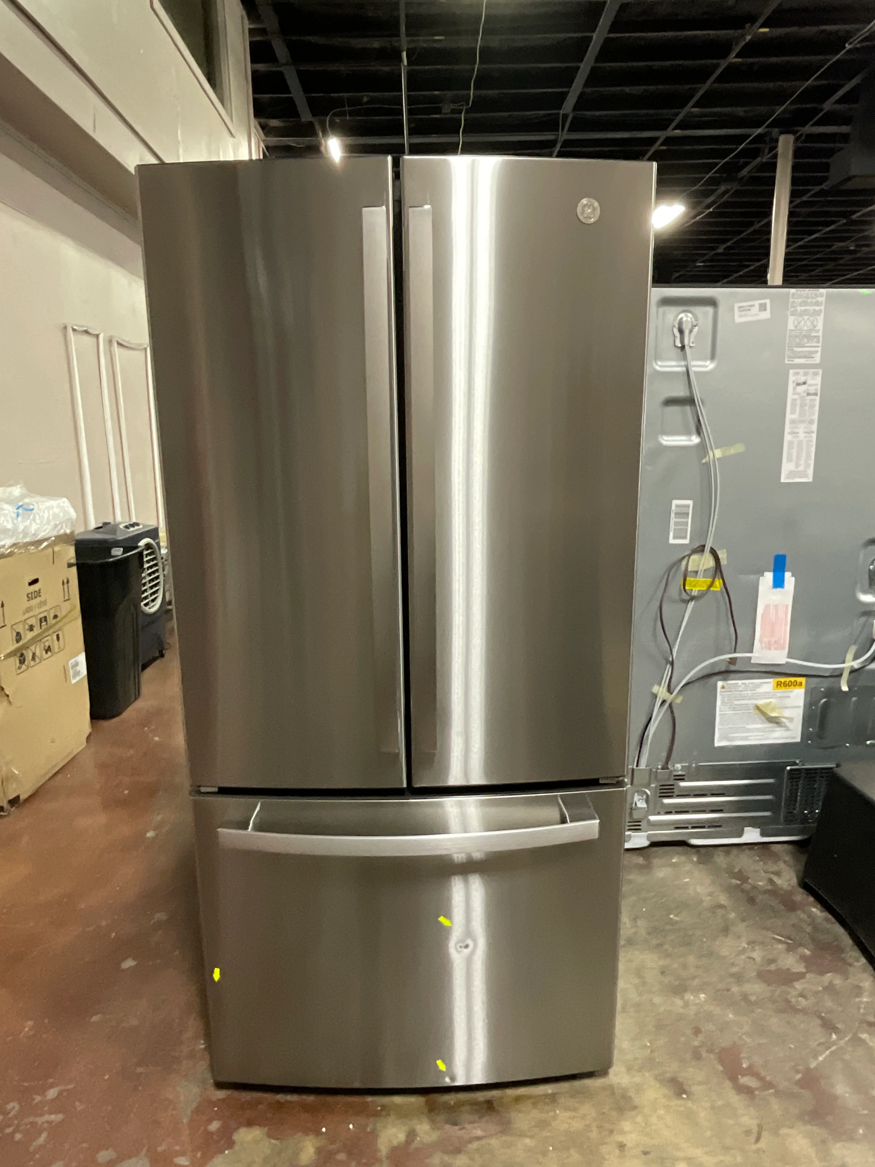 GE GE® ENERGY STAR® 24.7 Cu. Ft. French-Door Refrigerator - Image 8