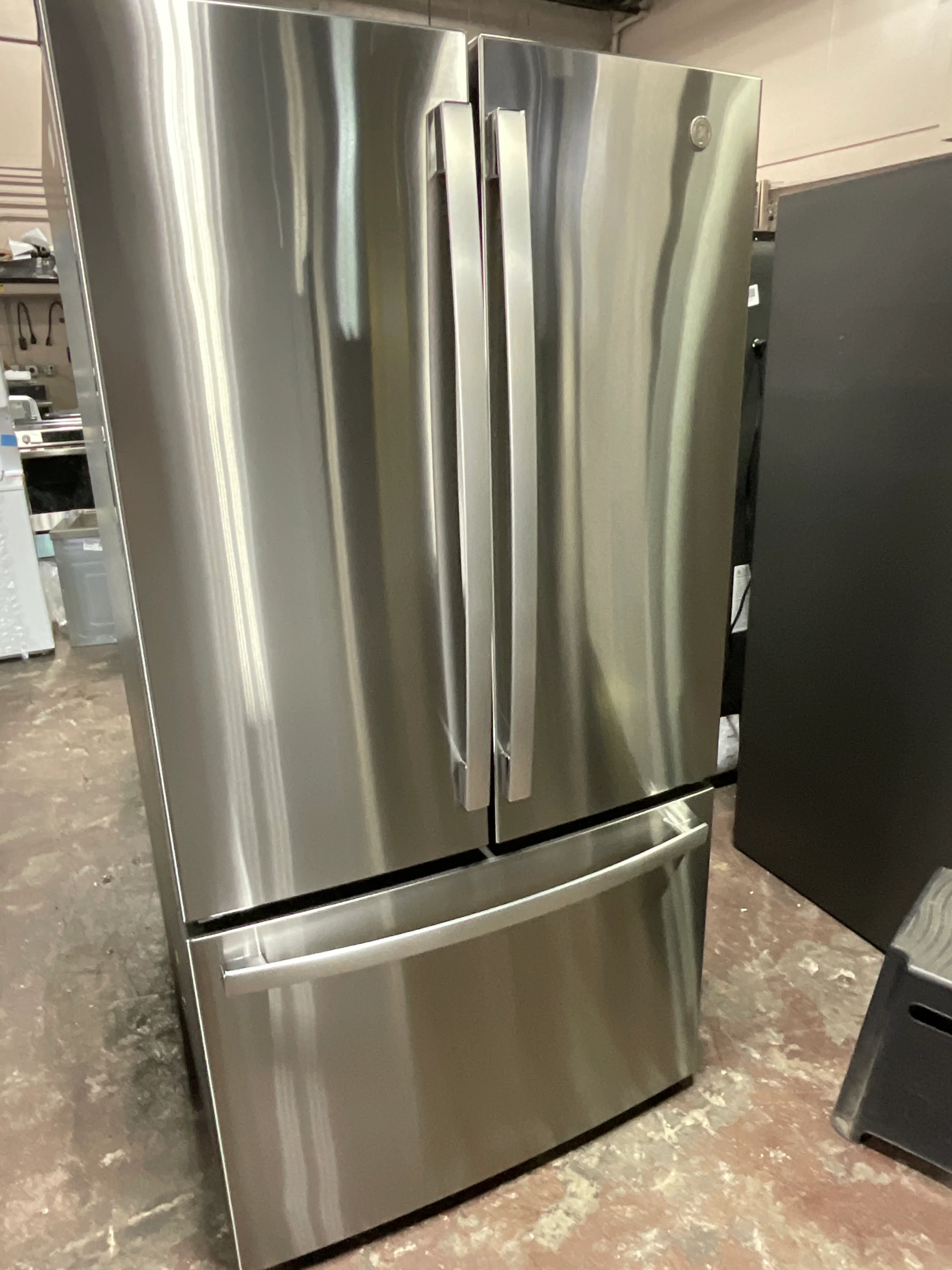 GE ENERGY STAR 27.0 Cu. Ft. Fingerprint Resistant French-Door Refrigerator - Image 14