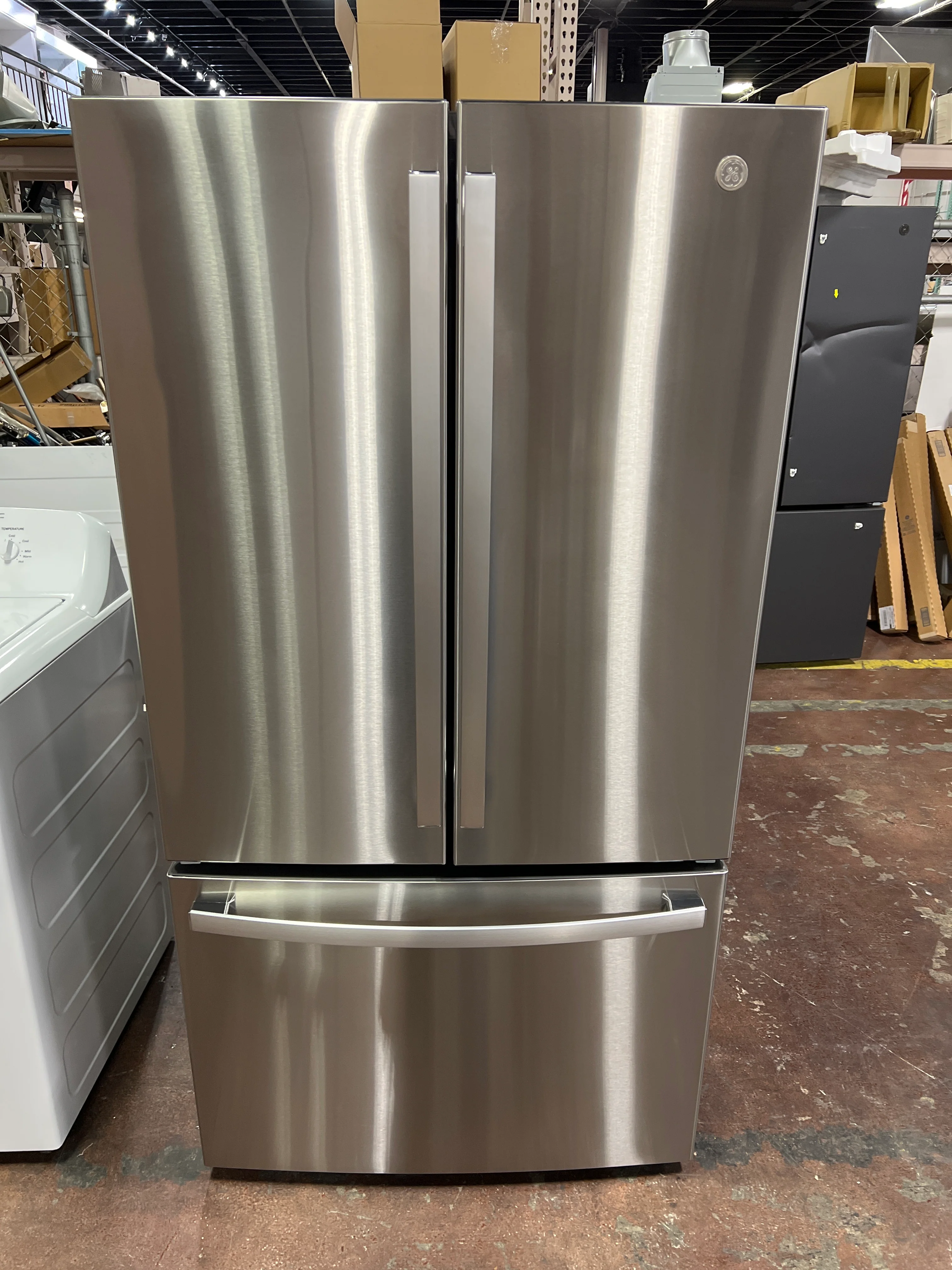 GE ENERGY STAR 27.0 Cu. Ft. Fingerprint Resistant French-Door Refrigerator - Image 6