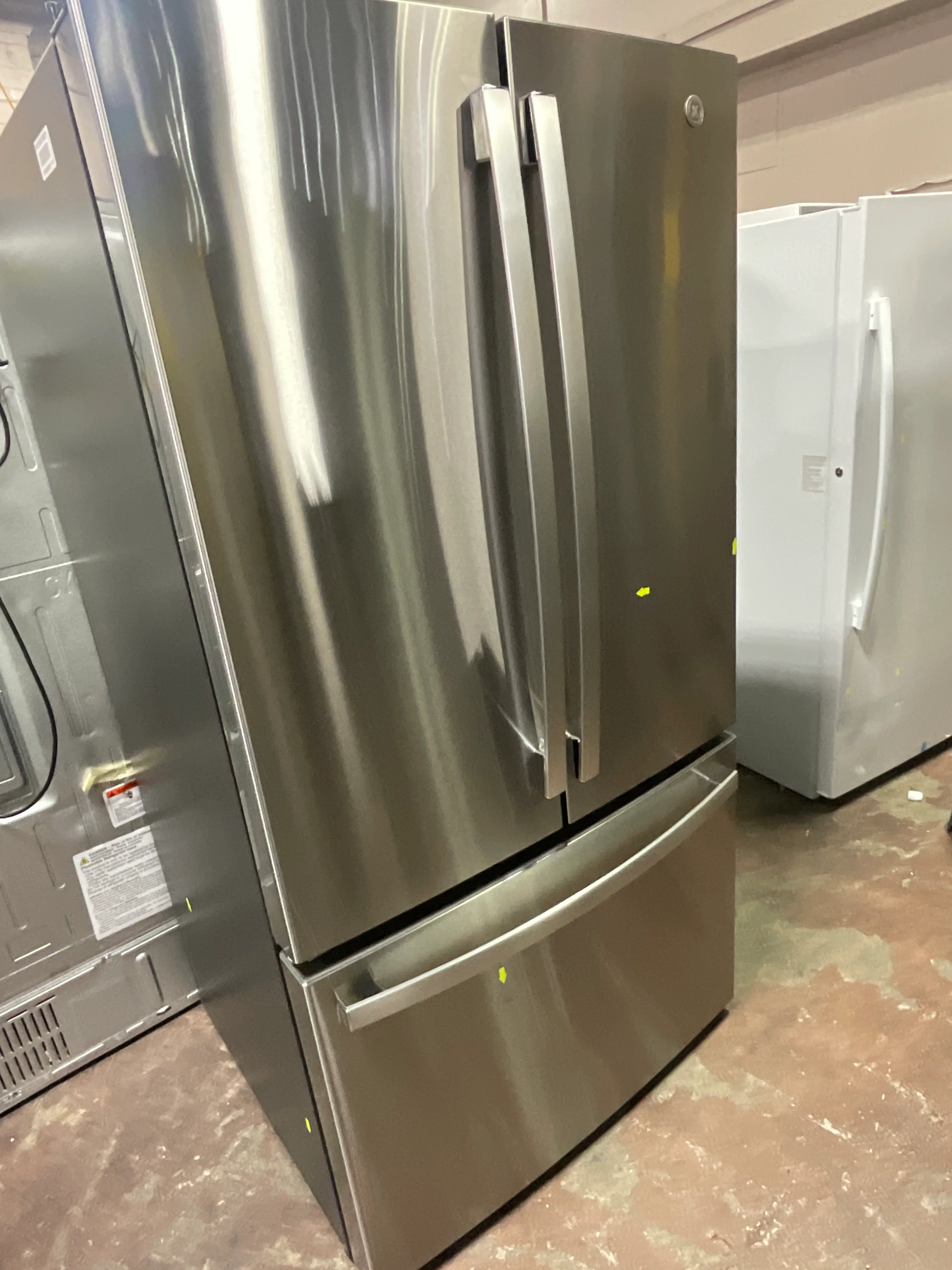 GE ENERGY STAR 27.0 Cu. Ft. Fingerprint Resistant French-Door Refrigerator - Image 8
