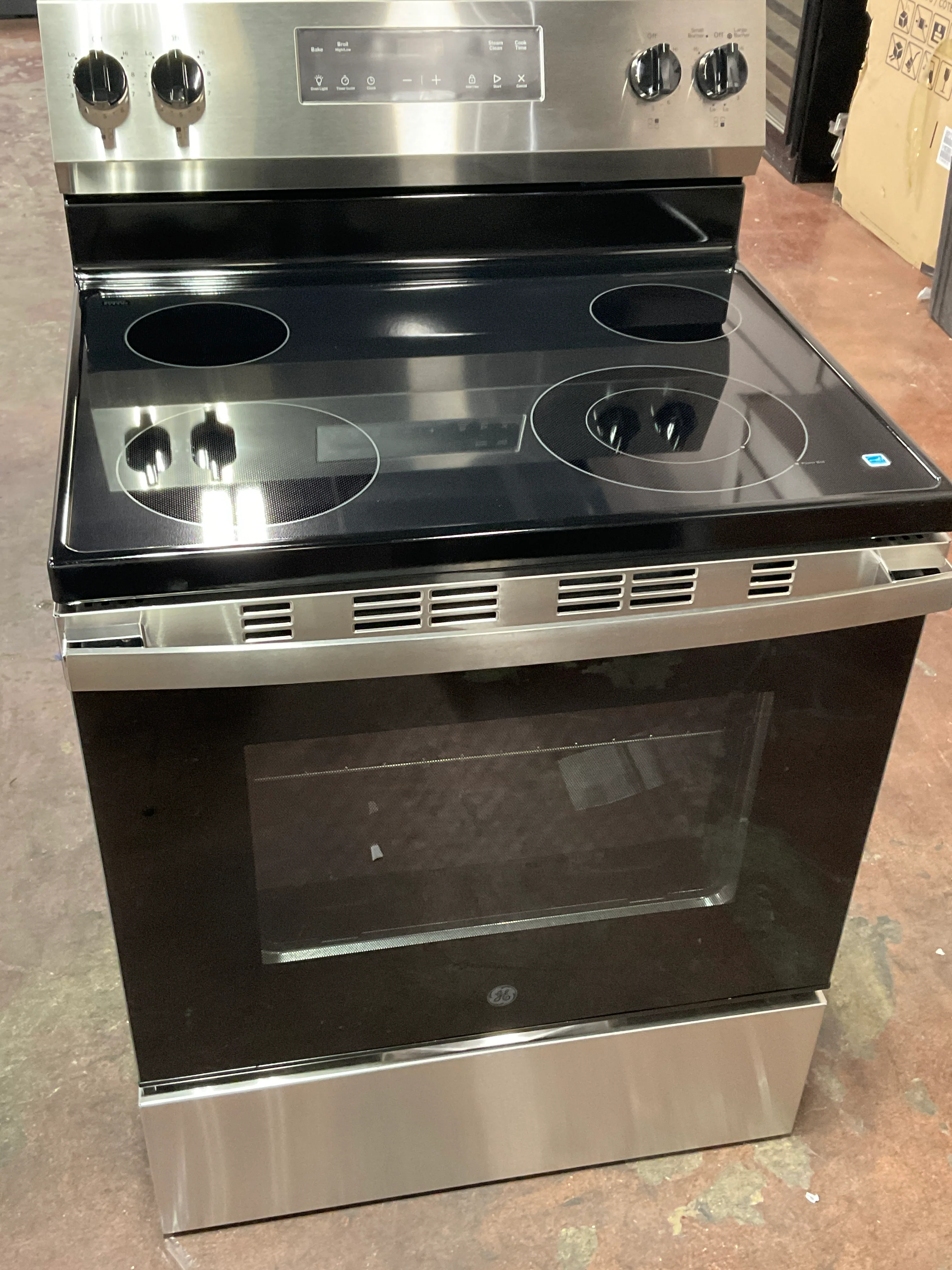 GE GE® ENERGY STAR® 30" Free-Standing Electric Range - Image 11