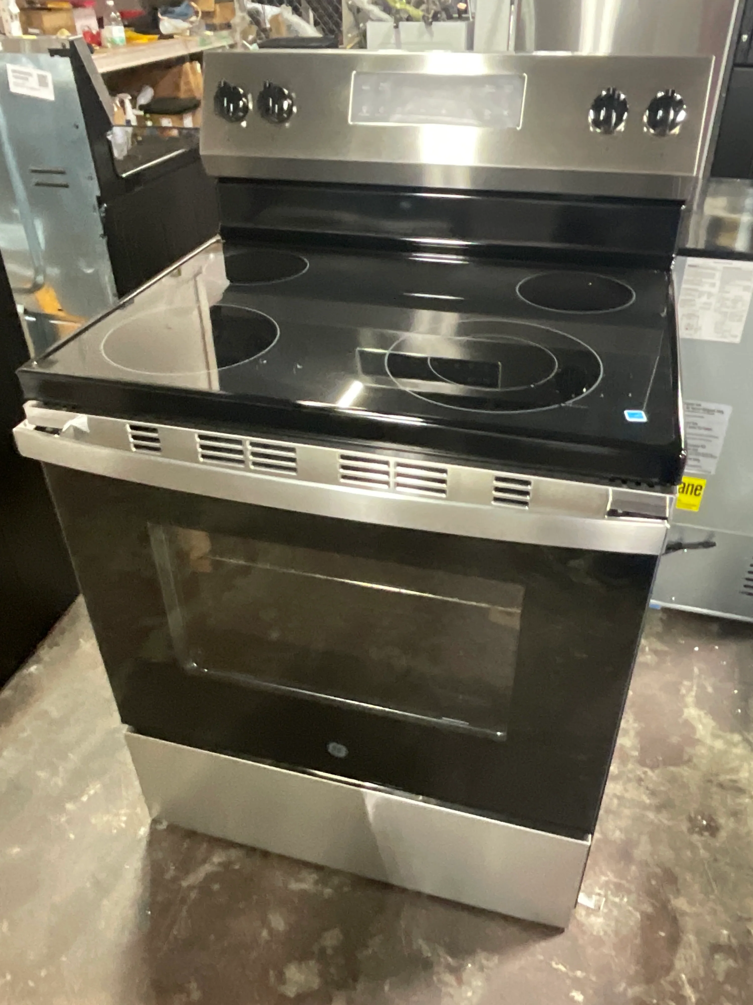 GE GE® ENERGY STAR® 30" Free-Standing Electric Range - Image 6