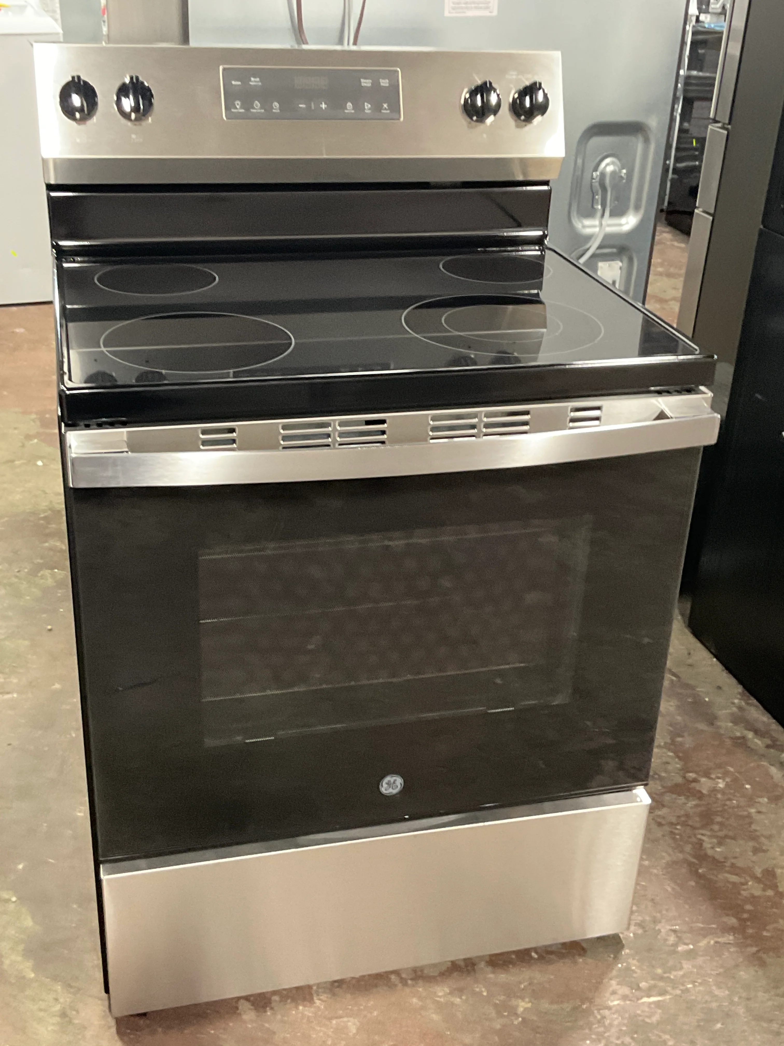 GE GE® ENERGY STAR® 30" Free-Standing Electric Range - Image 7