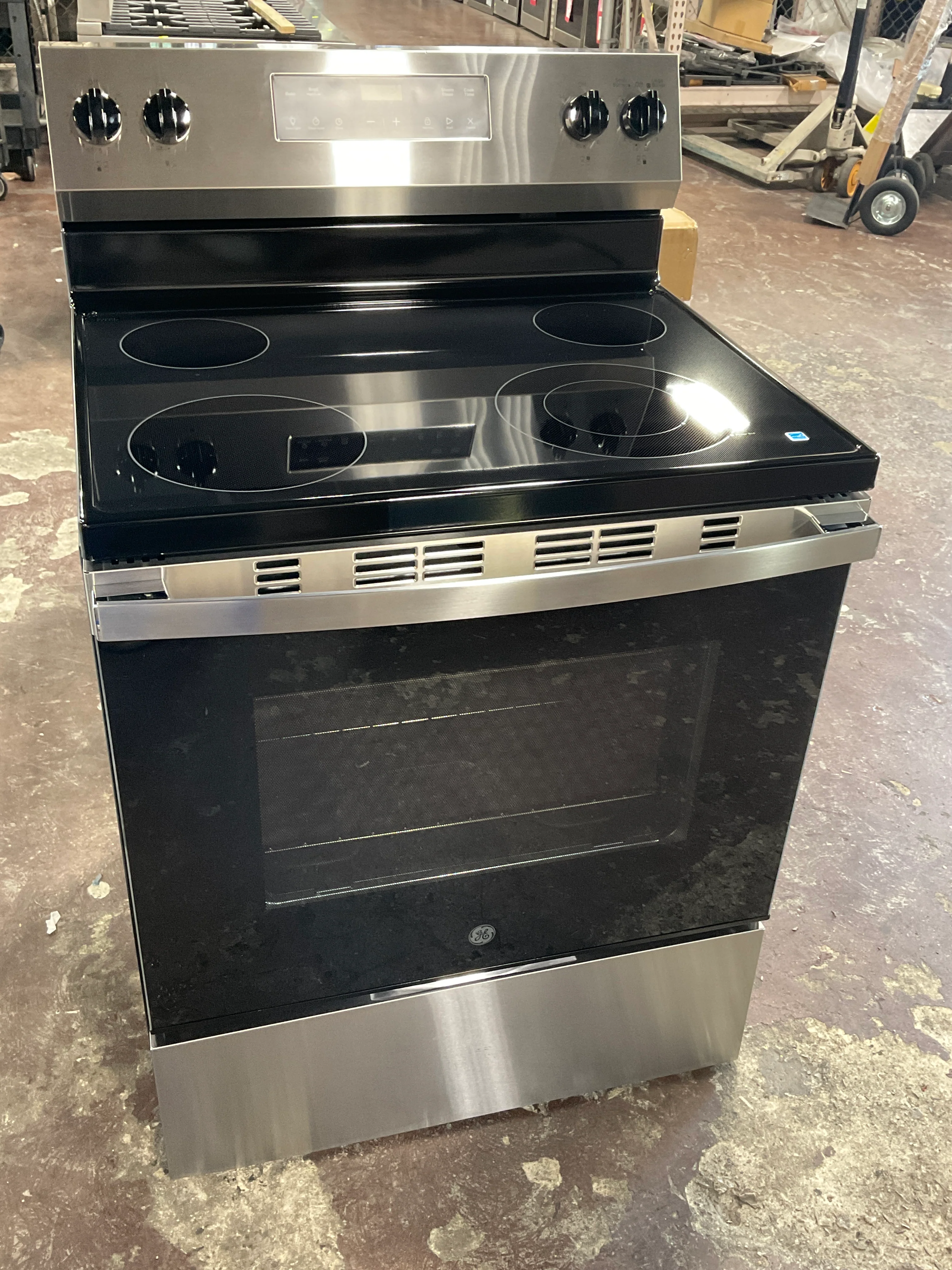 GE GE® ENERGY STAR® 30" Free-Standing Electric Range - Image 9