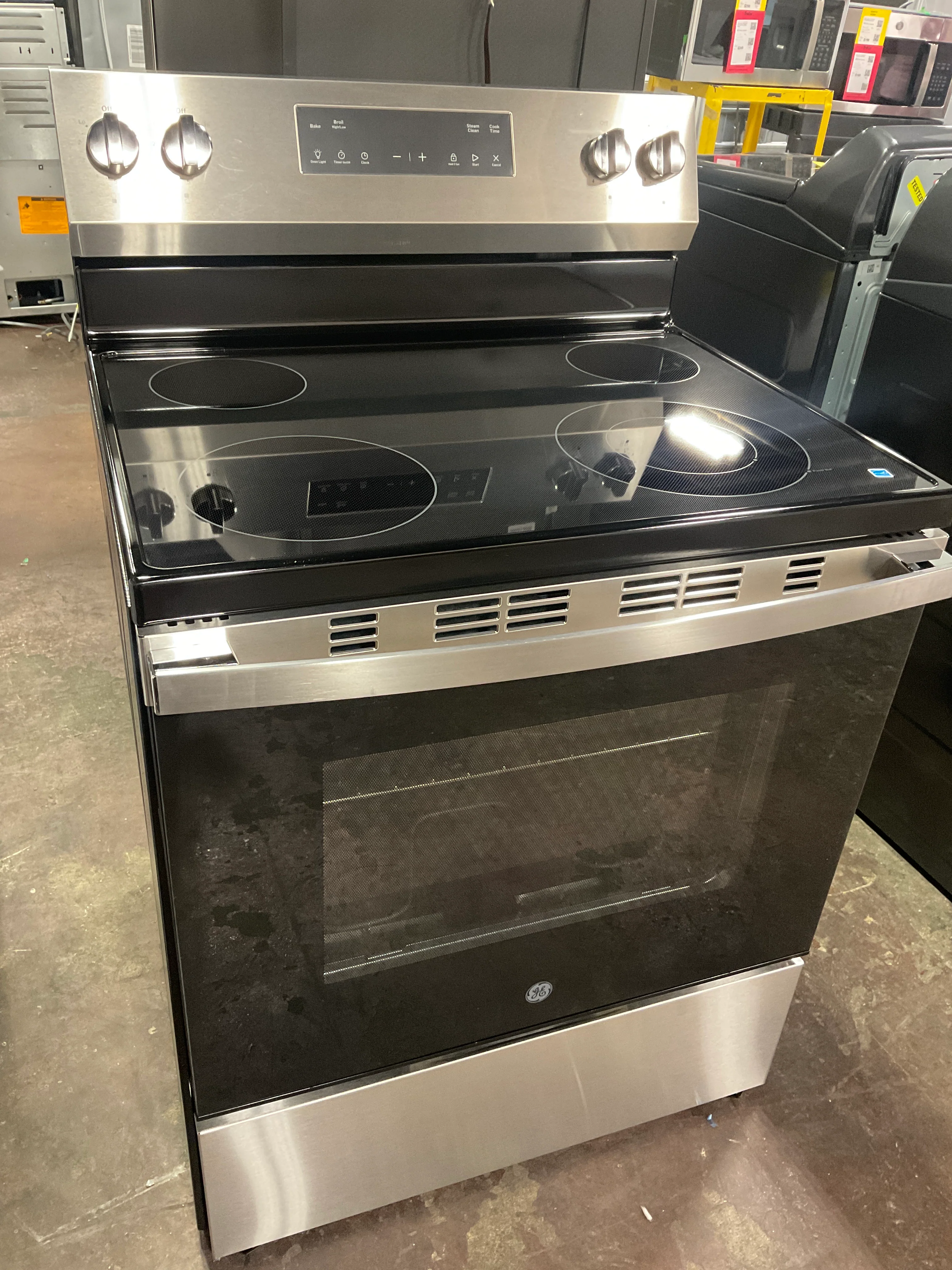 GE GE® ENERGY STAR® 30" Free-Standing Electric Range - Image 6