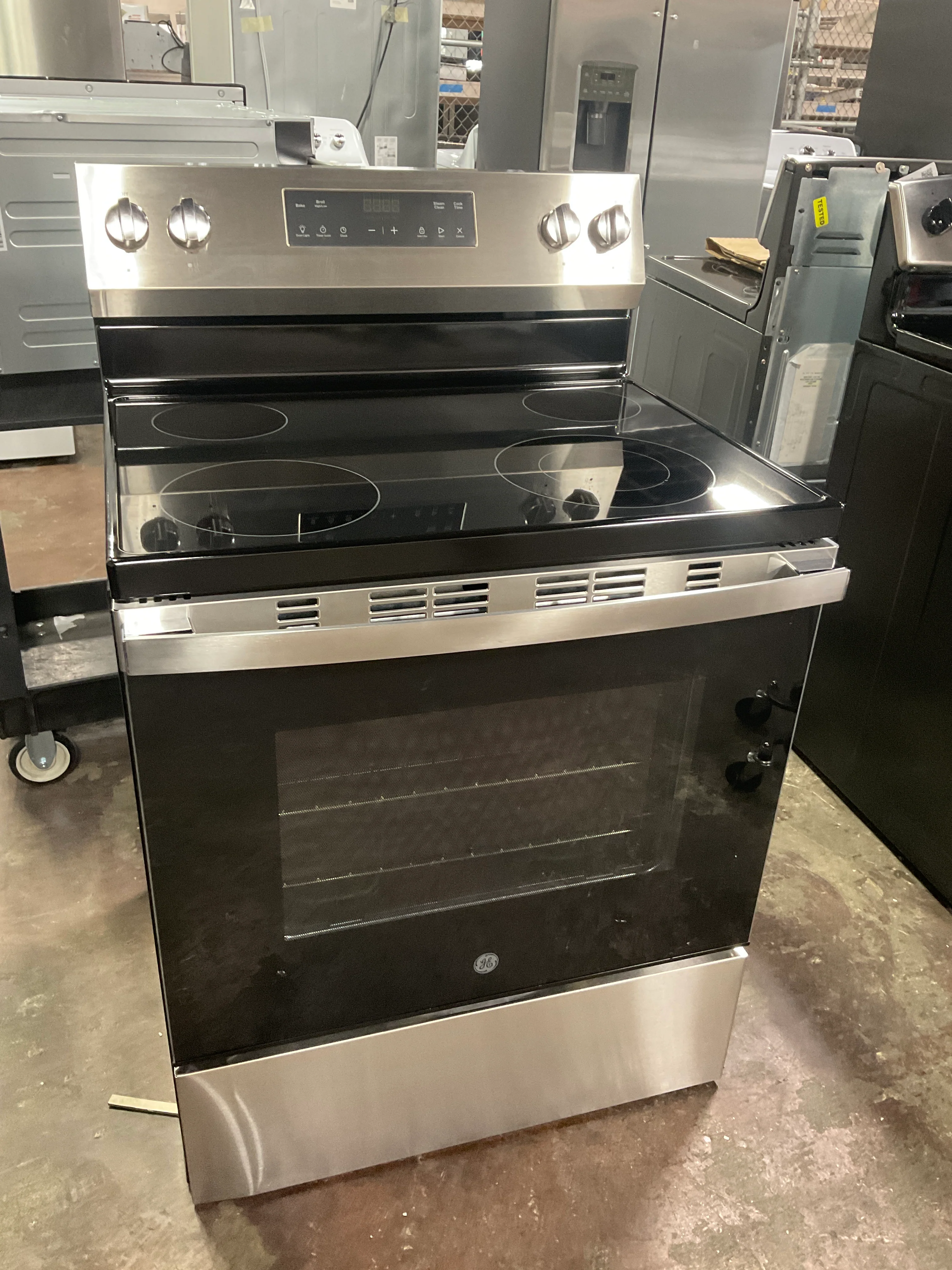 GE GE® ENERGY STAR® 30" Free-Standing Electric Range - Image 8