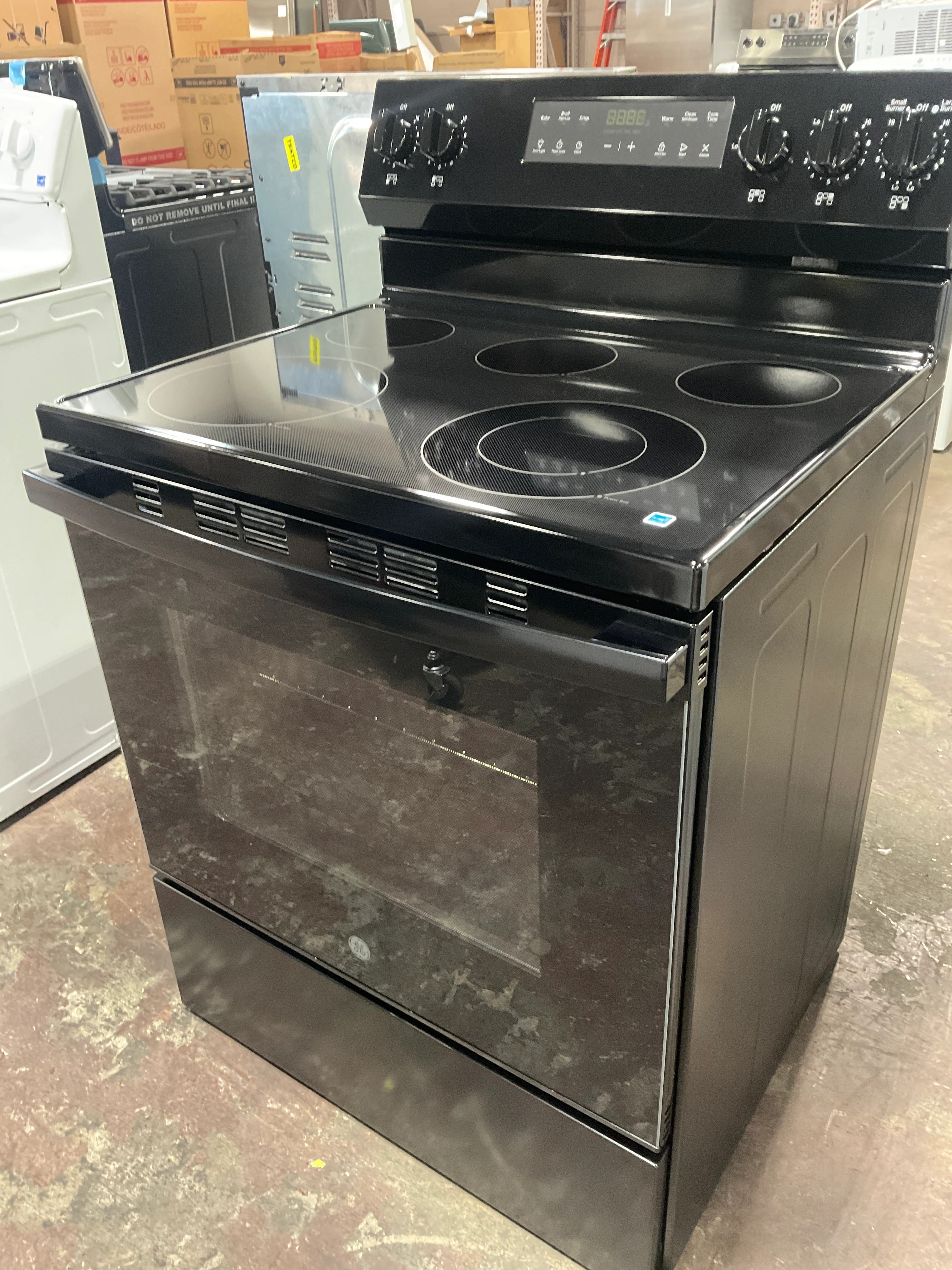 GE® ENERGY STAR® 30" Free-Standing Electric Range with Crisp Mode - Image 7